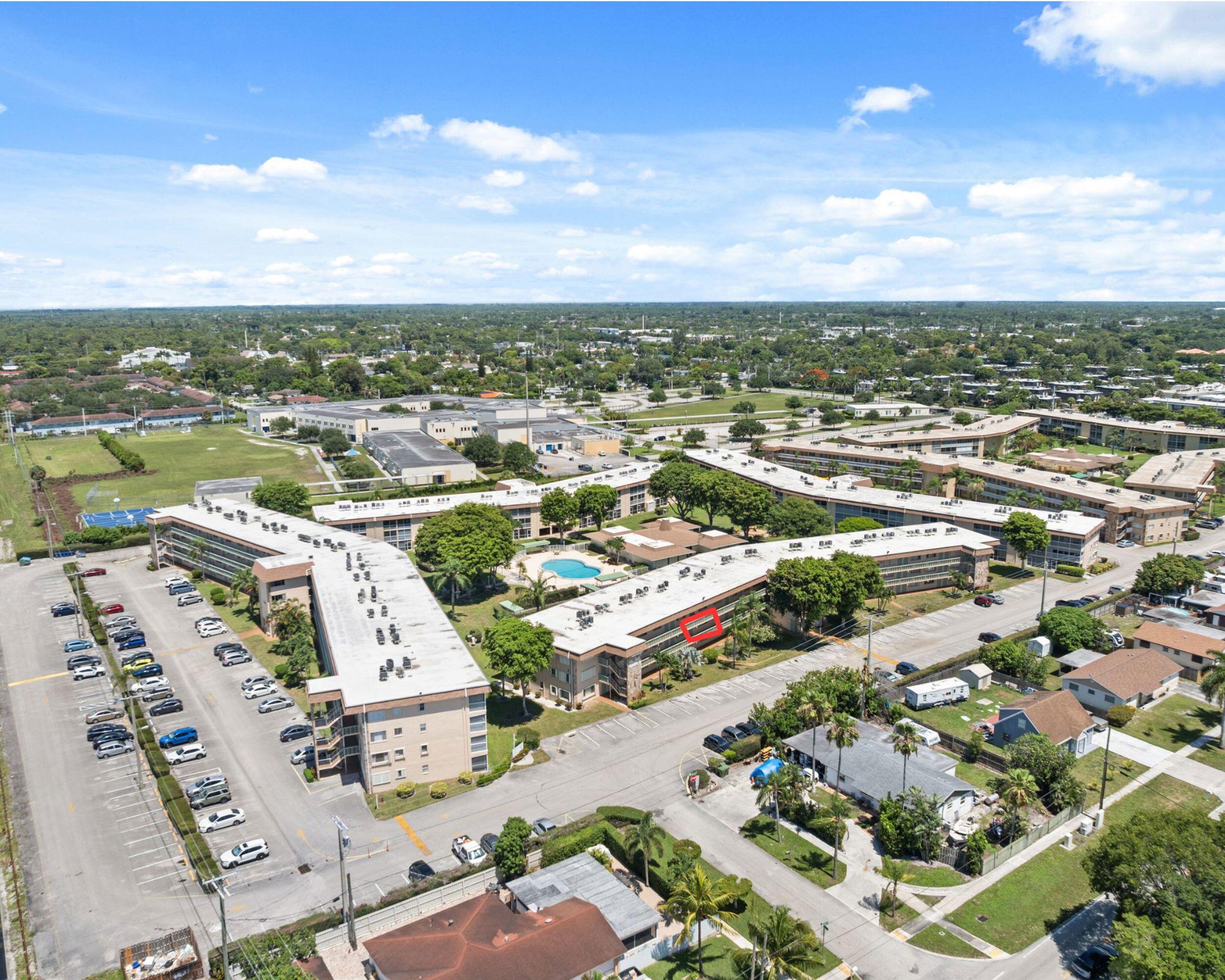 VILLAGE GREEN KENSINGTON CONDO - Residential