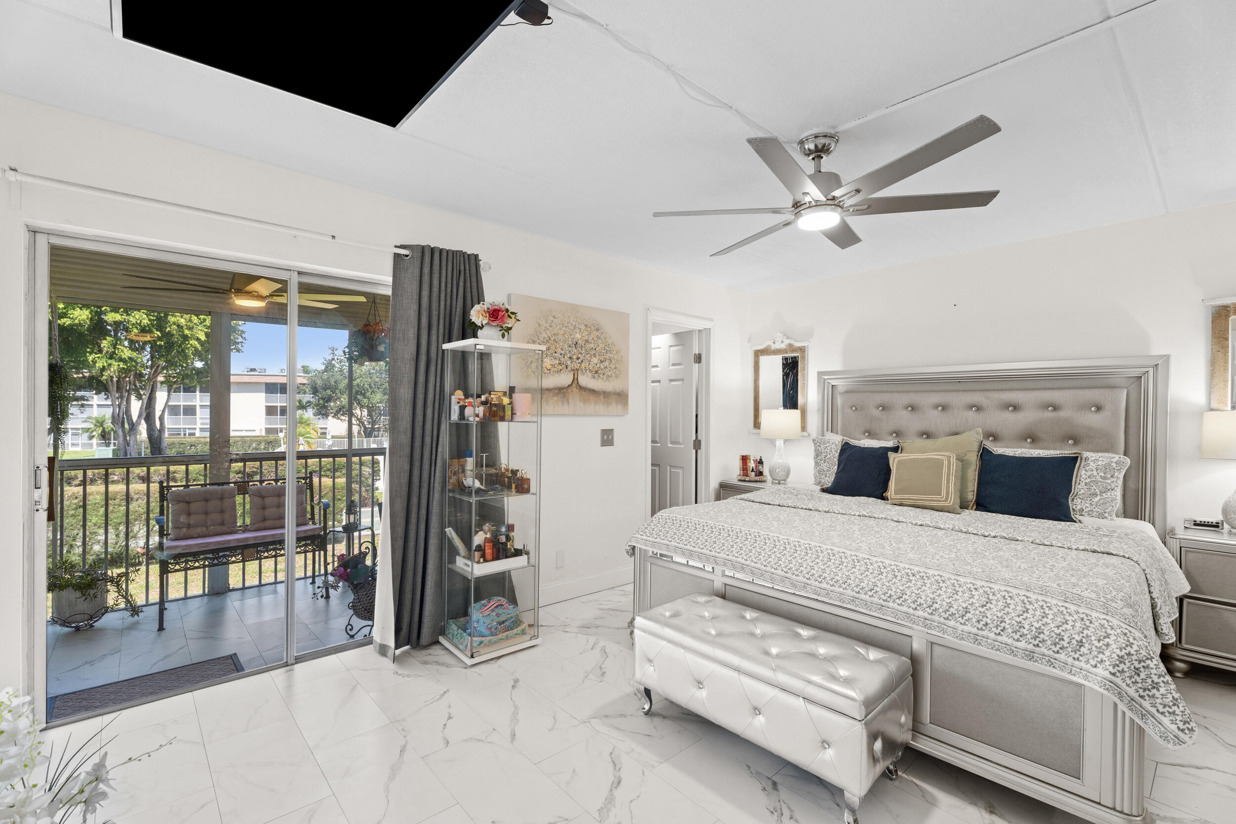 VILLAGE GREEN KENSINGTON CONDO - Residential