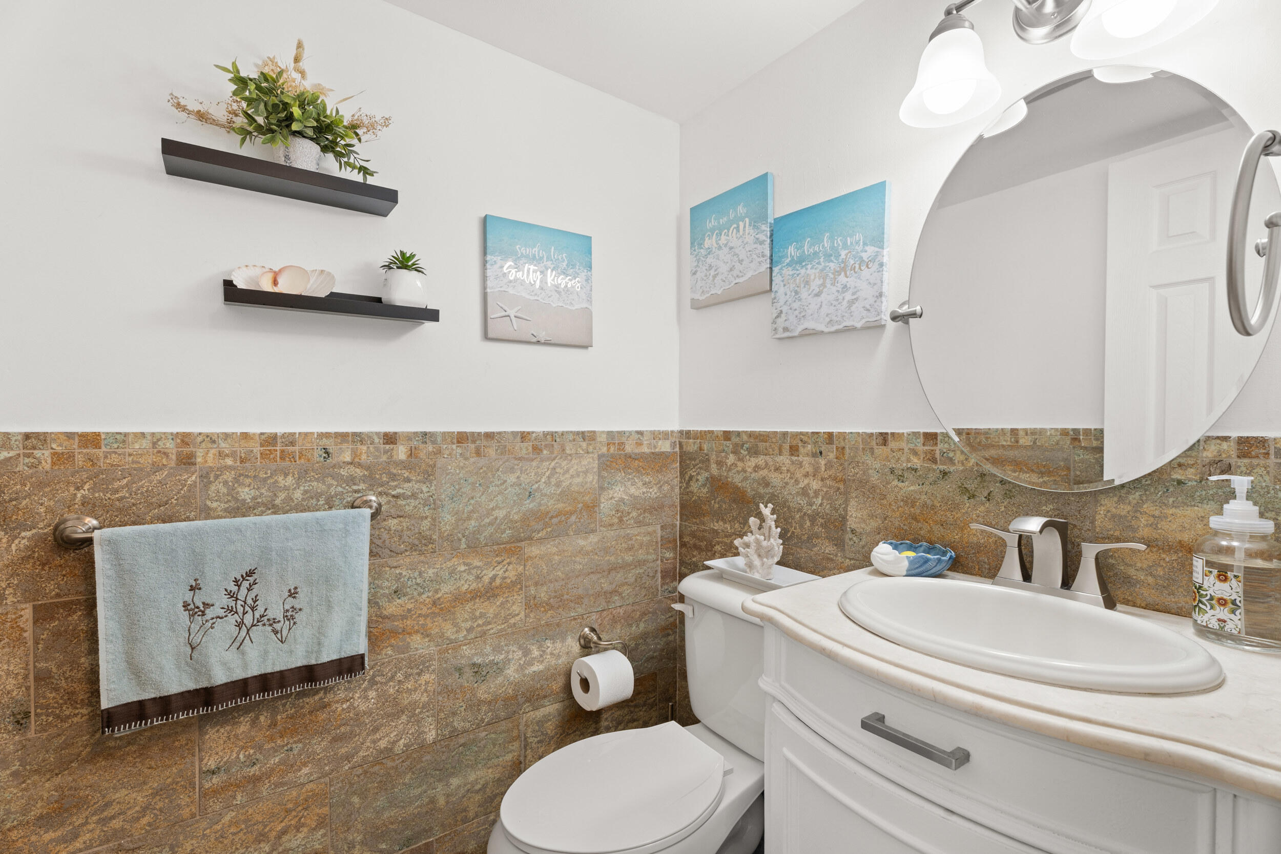 VILLAGE GREEN KENSINGTON CONDO - Residential