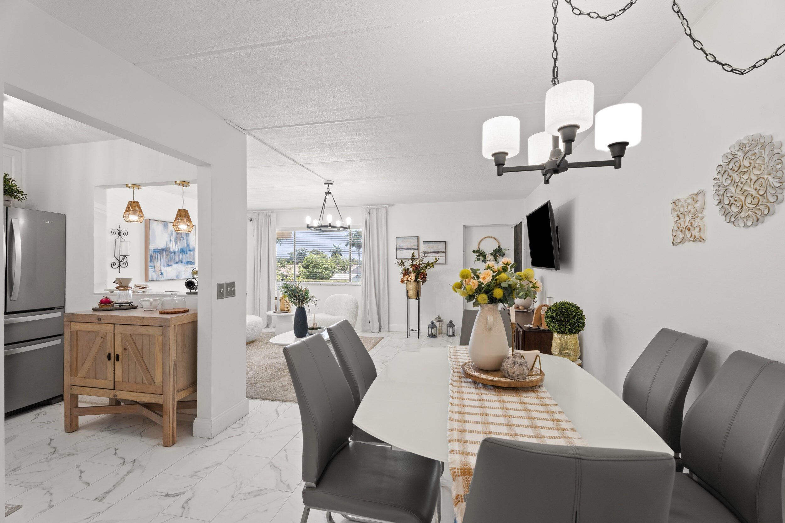 VILLAGE GREEN KENSINGTON CONDO - Residential