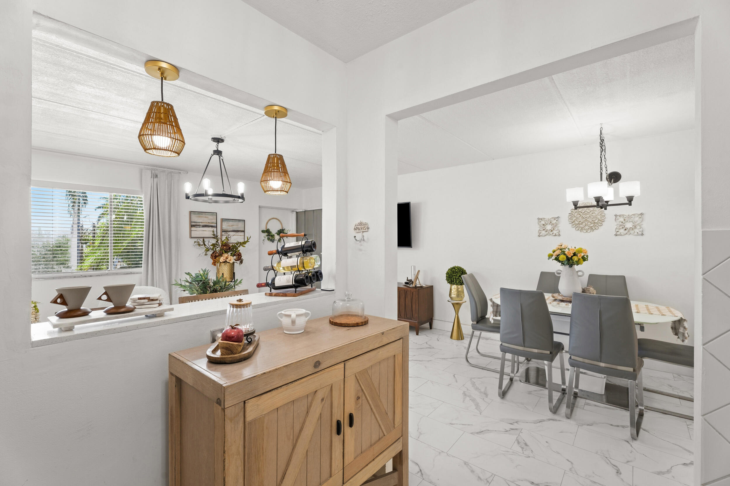 VILLAGE GREEN KENSINGTON CONDO - Residential