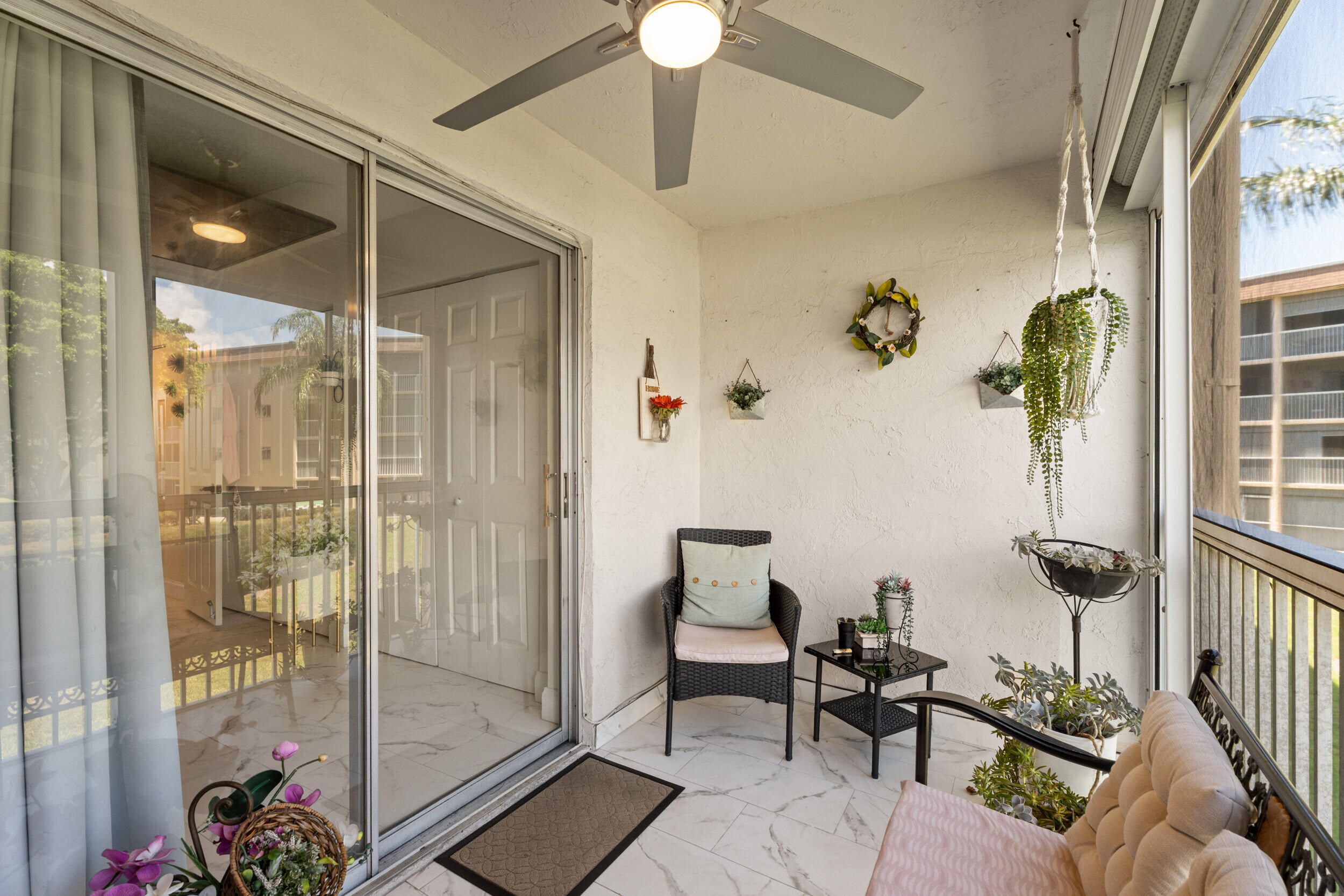 VILLAGE GREEN KENSINGTON CONDO - Residential