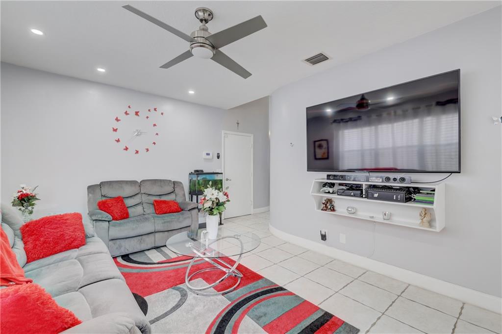 Woodside Estates 127-10 B - Residential