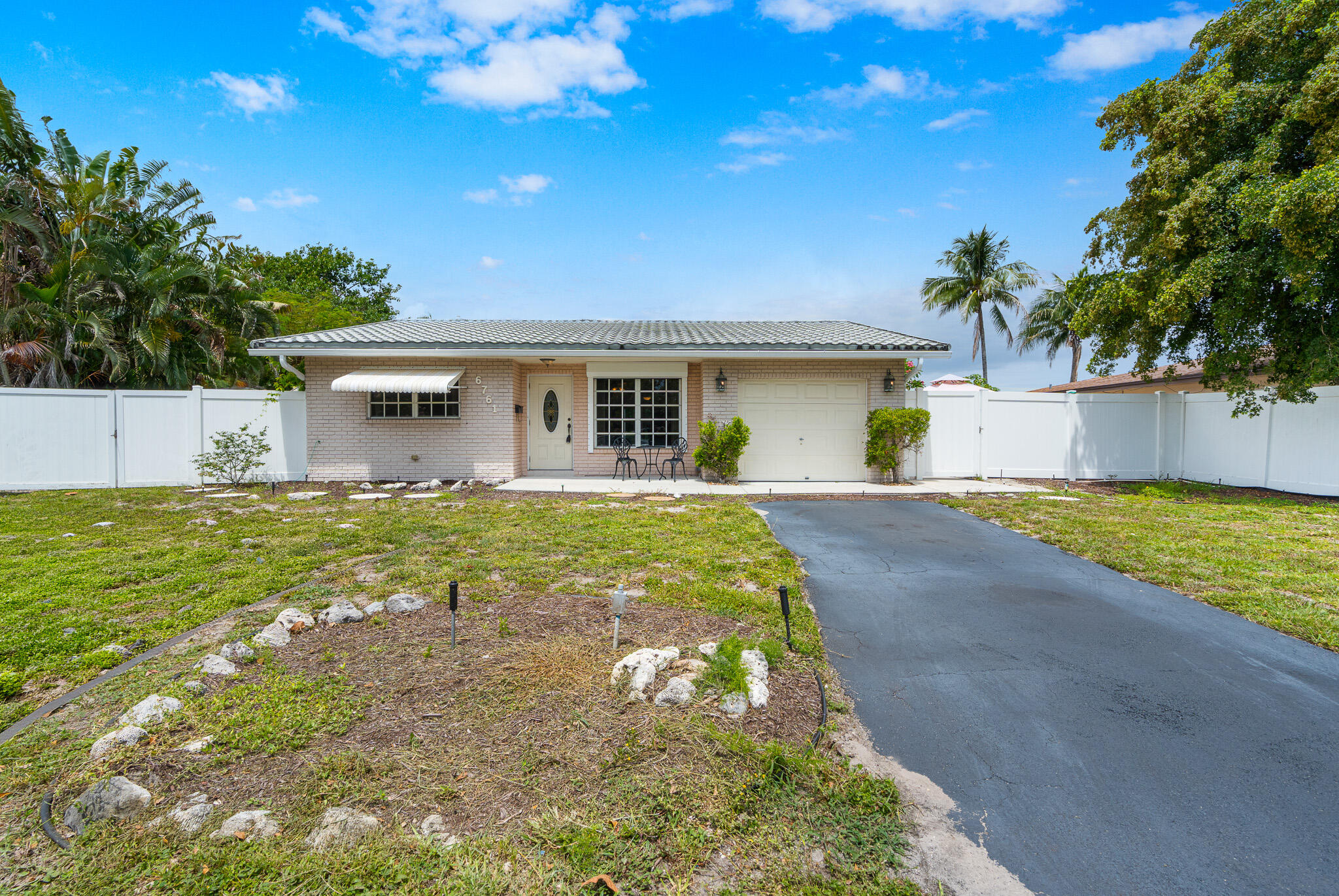 PALM-AIRE VILLAGE 2ND SEC - Residential