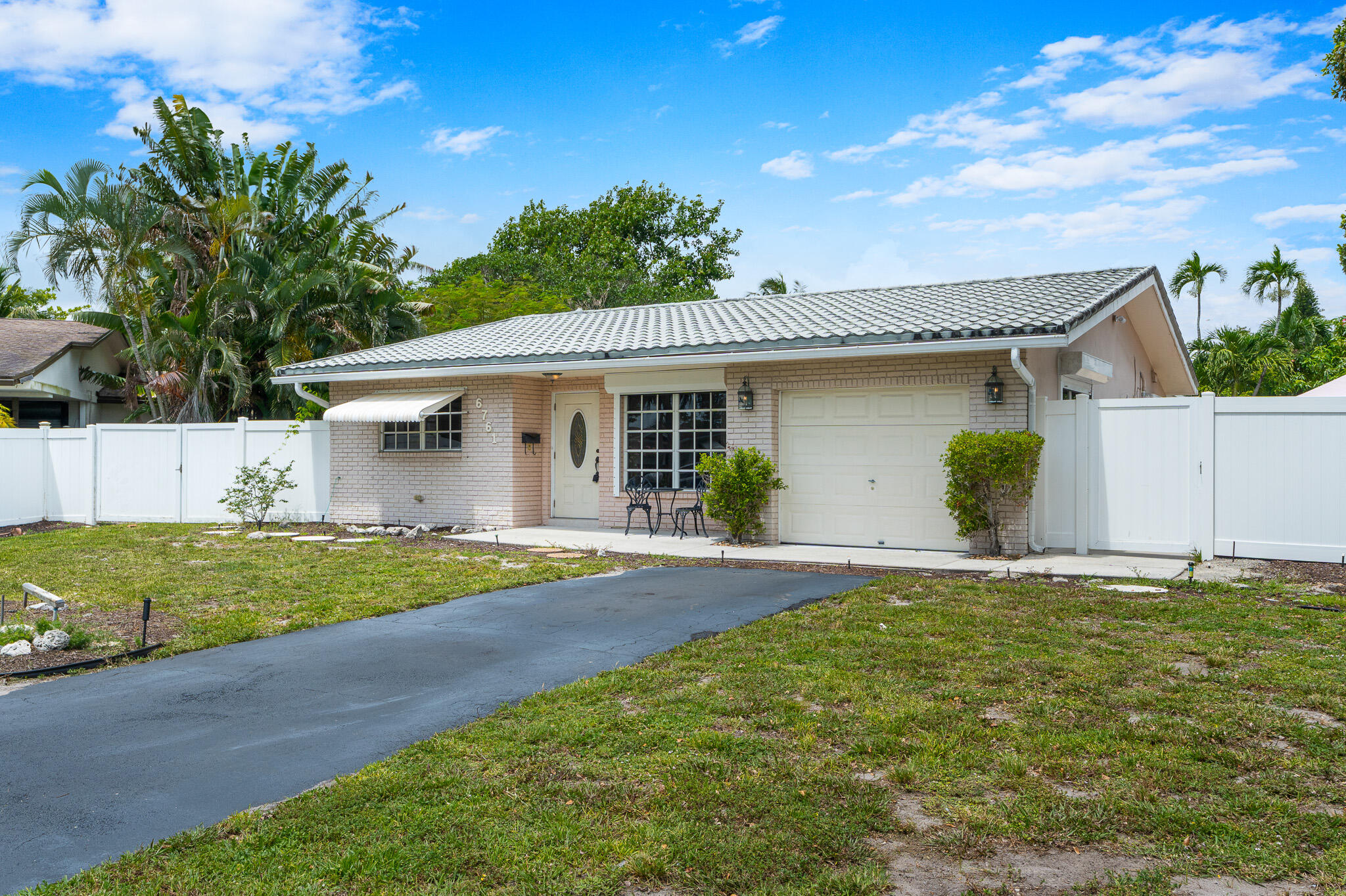 PALM-AIRE VILLAGE 2ND SEC - Residential