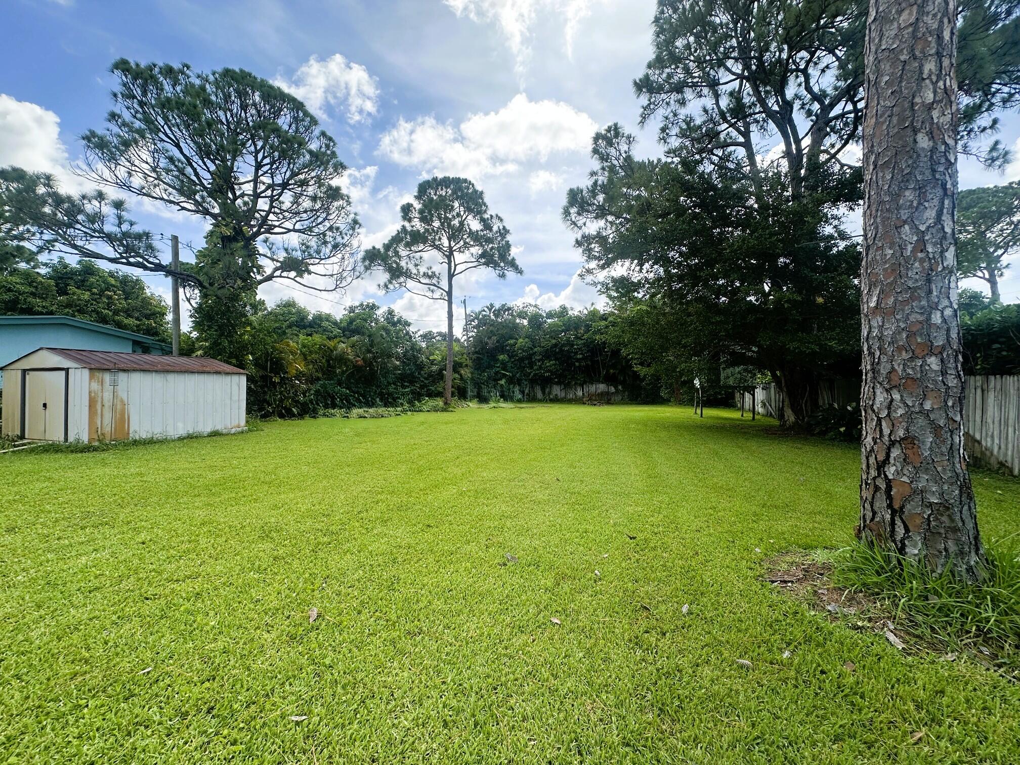 PALM BEACH FARMS CO 3 - Residential Lease