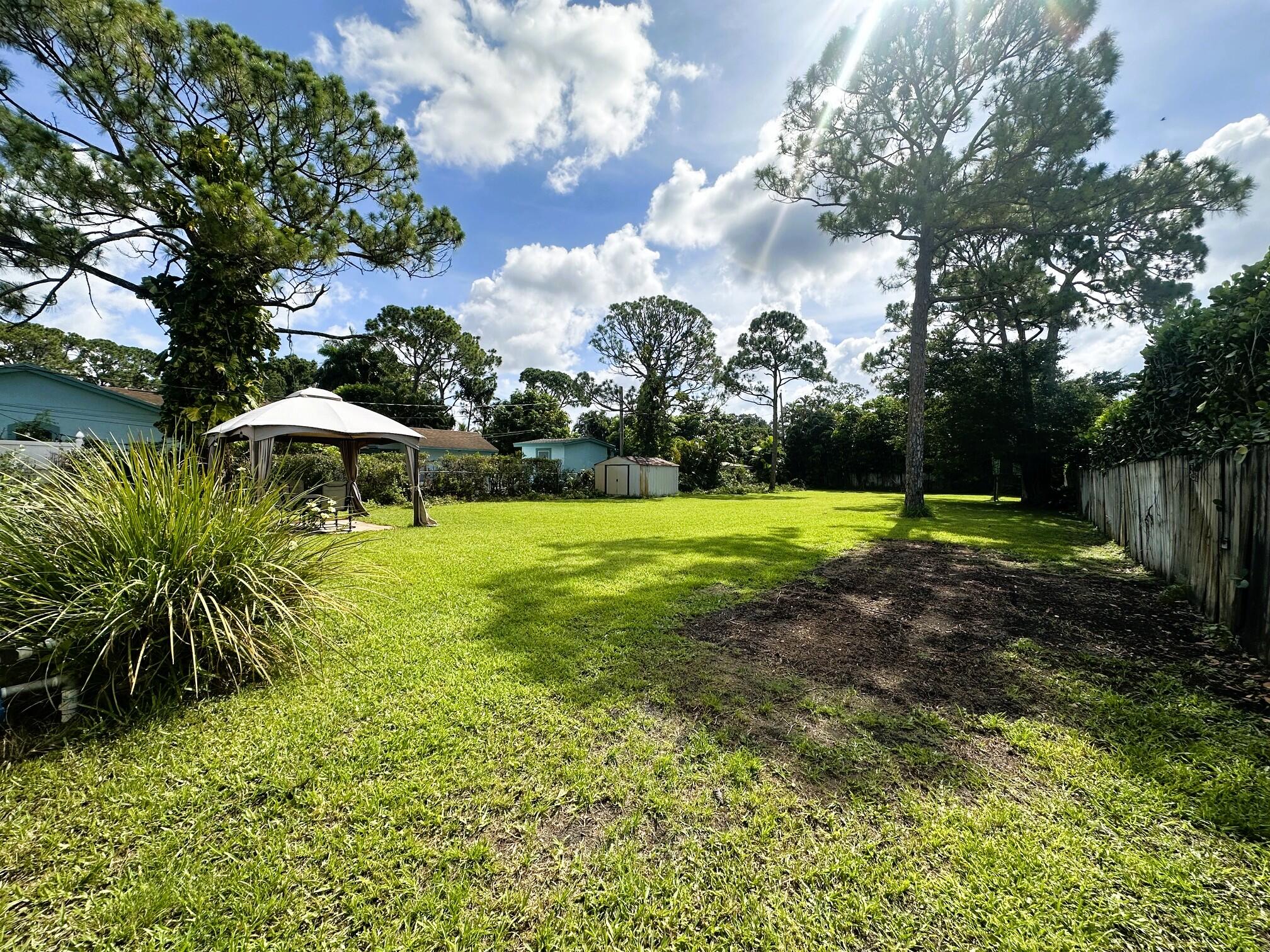 PALM BEACH FARMS CO 3 - Residential Lease