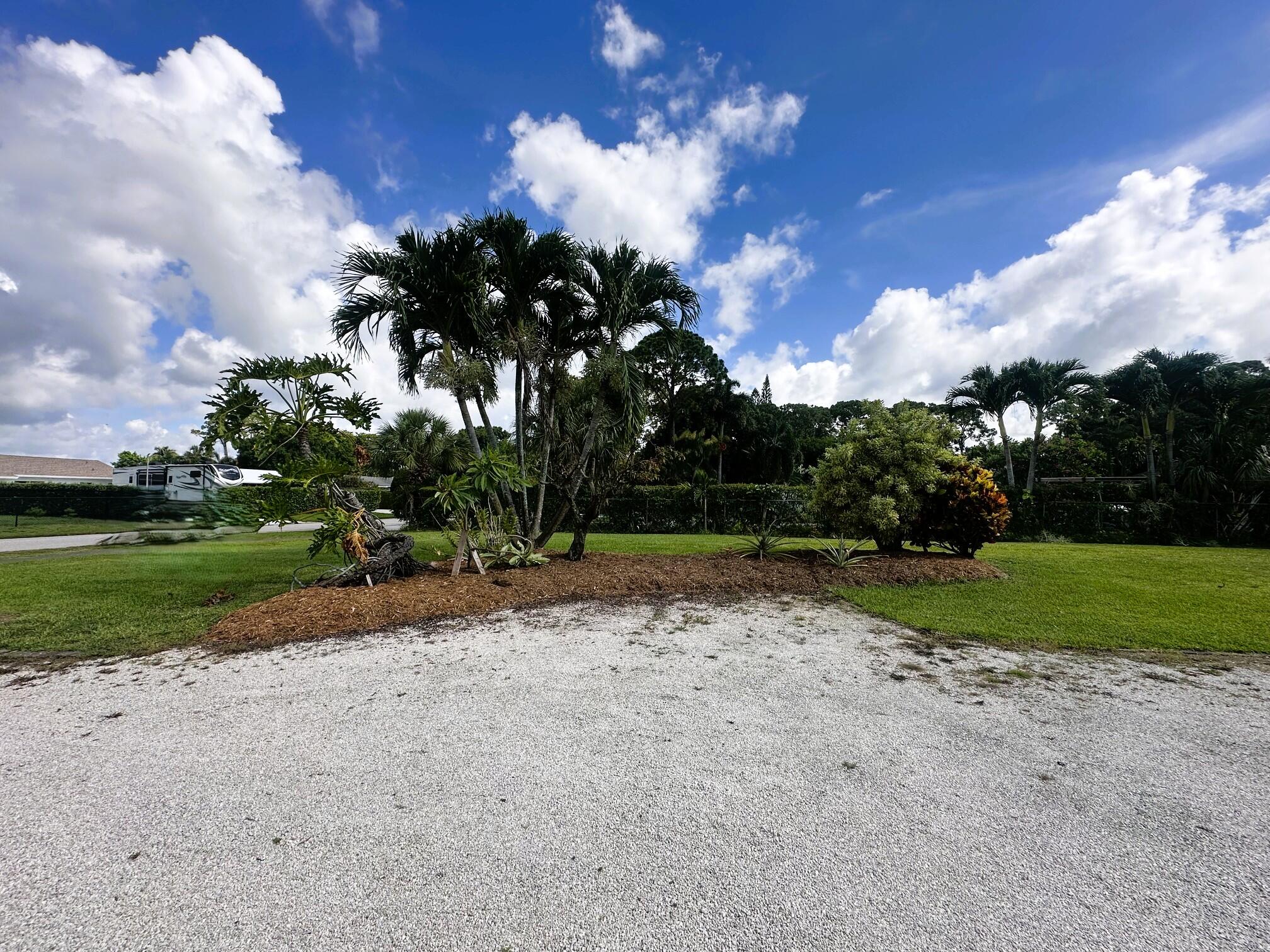 PALM BEACH FARMS CO 3 - Residential Lease