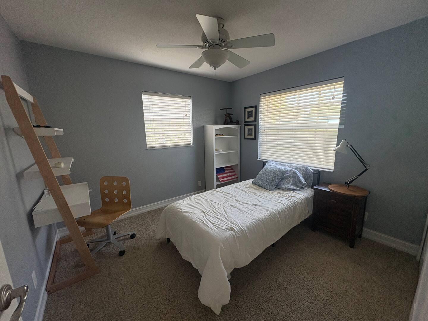 PALM BEACH FARMS CO 3 - Residential Lease
