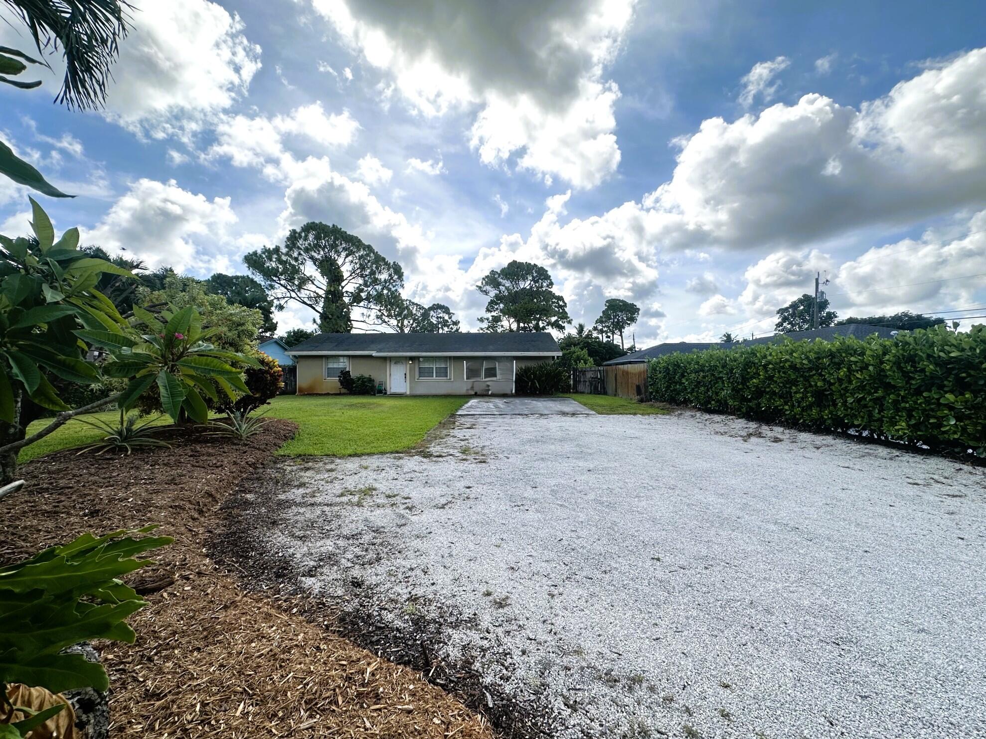 PALM BEACH FARMS CO 3 - Residential Lease