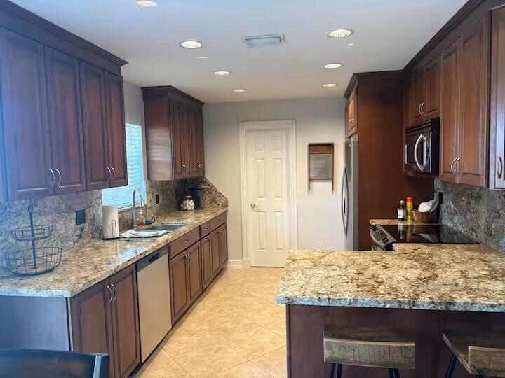 PALM BEACH FARMS CO 3 - Residential Lease