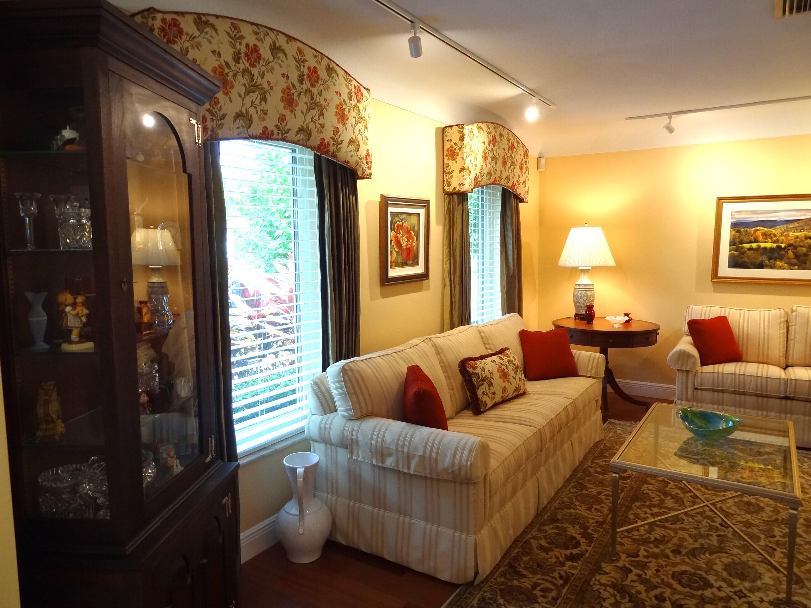 PALM BEACH FARMS CO 10 - Residential