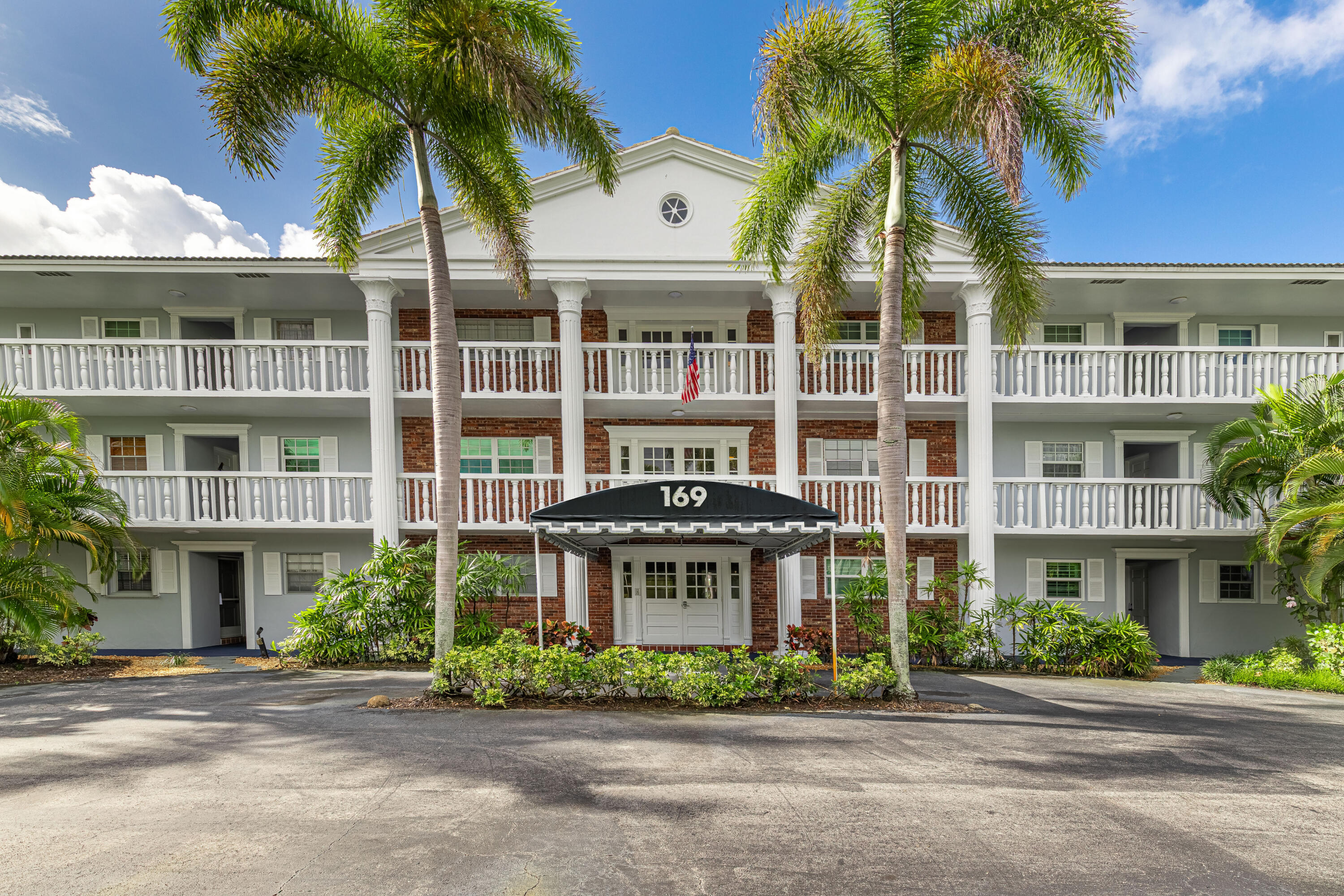 ATLANTIS REGENCY CONDO - Residential