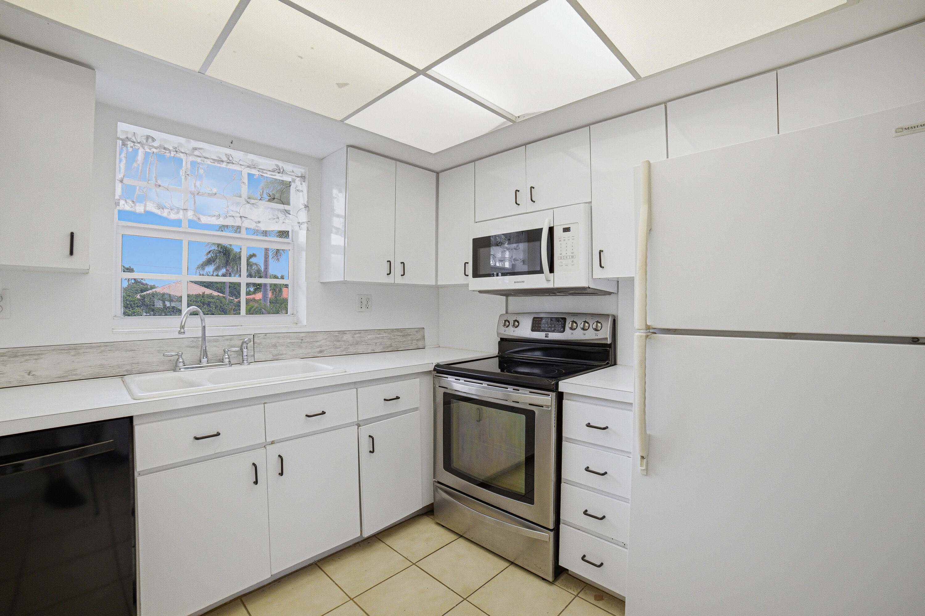 ATLANTIS REGENCY CONDO - Residential