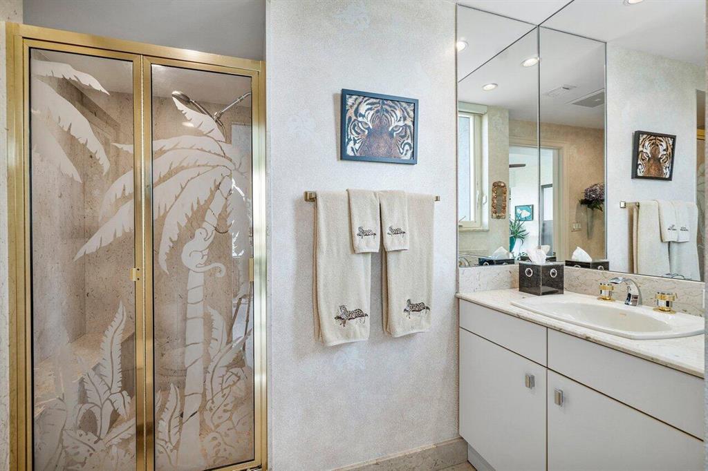 PRESIDENTIAL PLACE CONDO - Residential