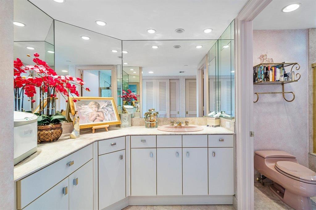 PRESIDENTIAL PLACE CONDO - Residential