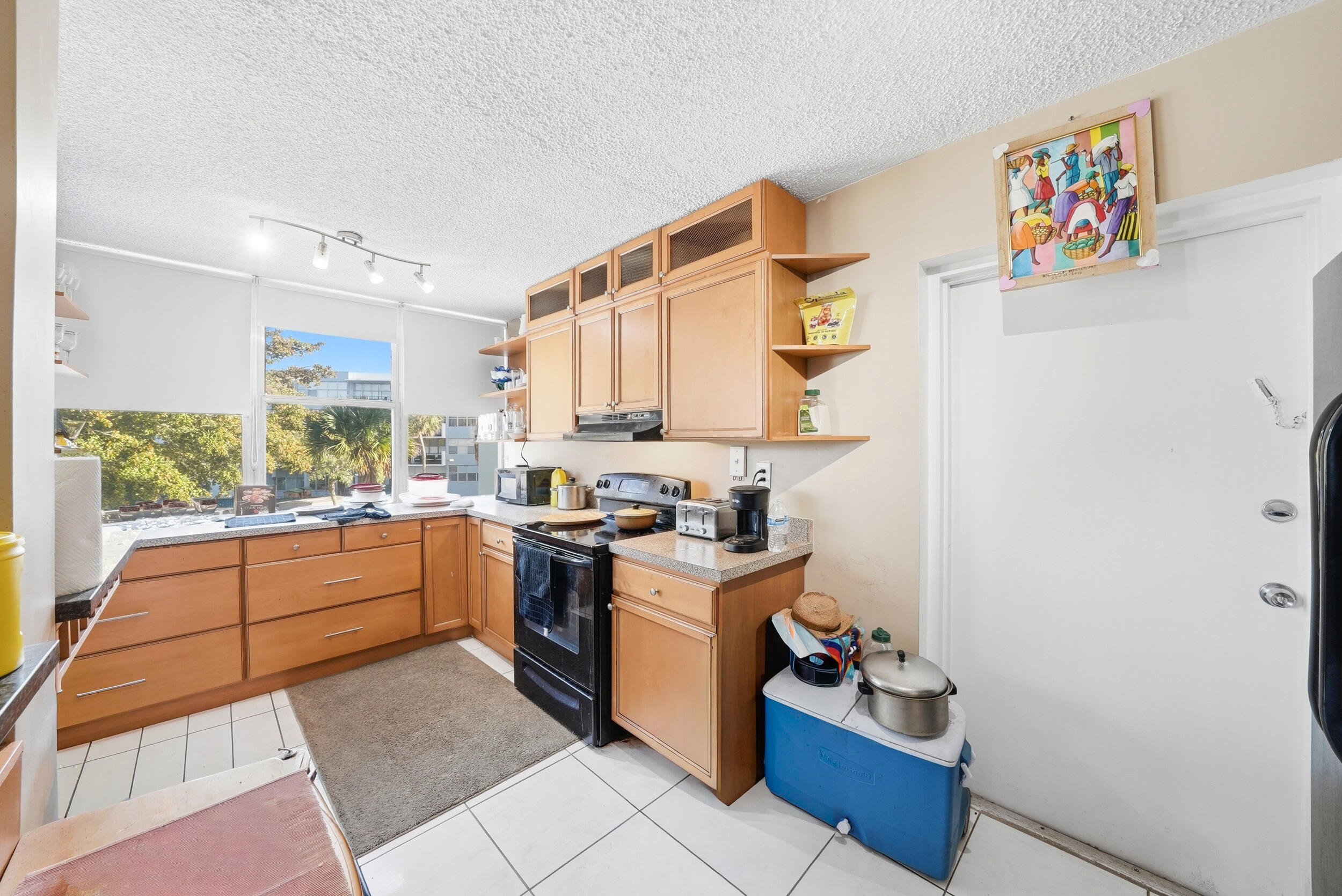 ANDOR PLAZA CONDO - Residential