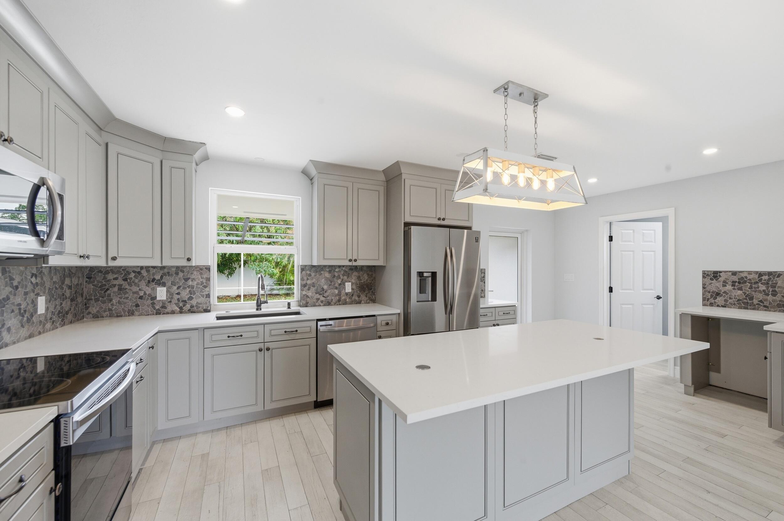IMPERIAL POINT 1 - Residential Lease