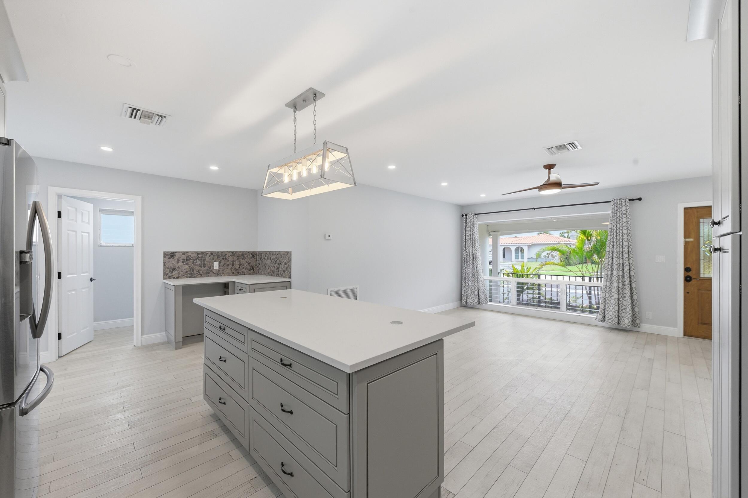 IMPERIAL POINT 1 - Residential Lease