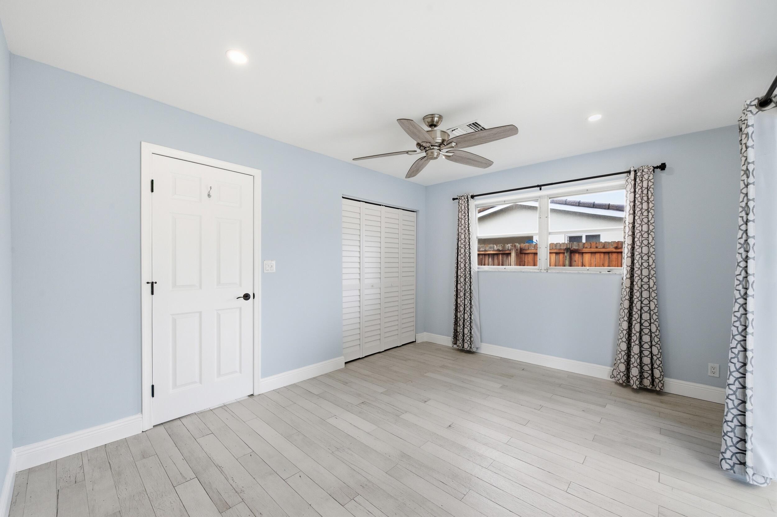 IMPERIAL POINT 1 - Residential Lease