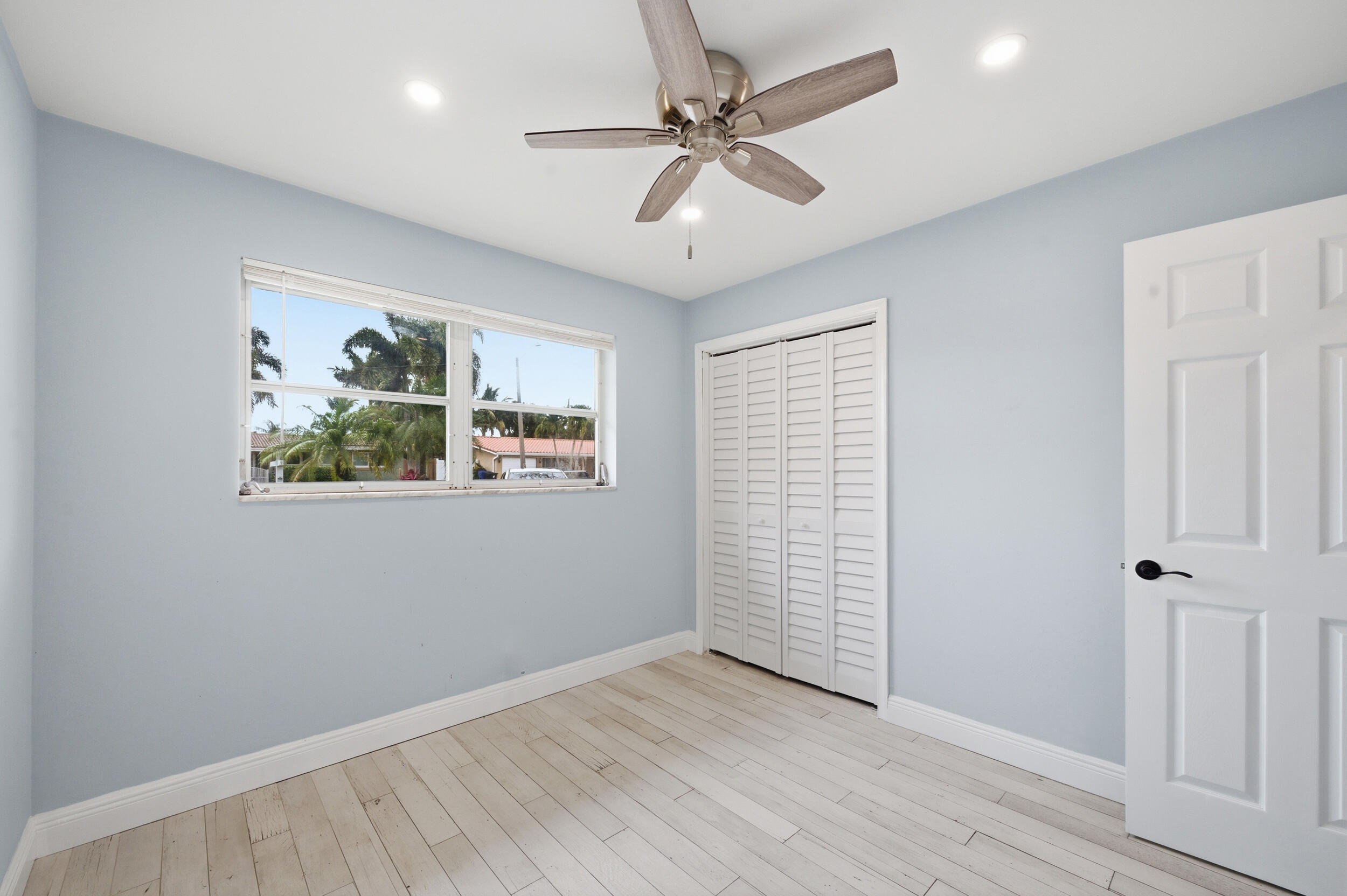 IMPERIAL POINT 1 - Residential Lease