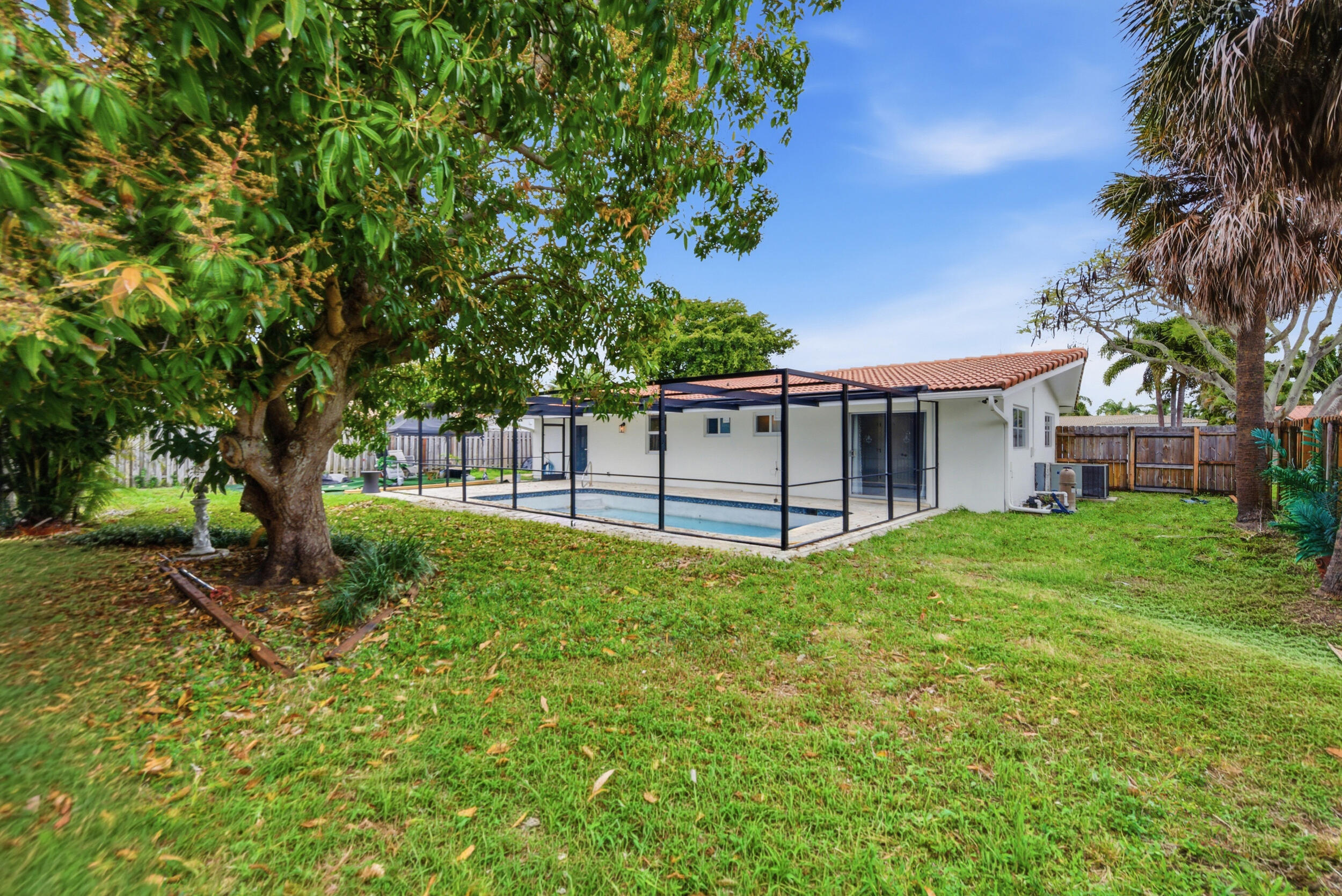 IMPERIAL POINT 1 - Residential Lease