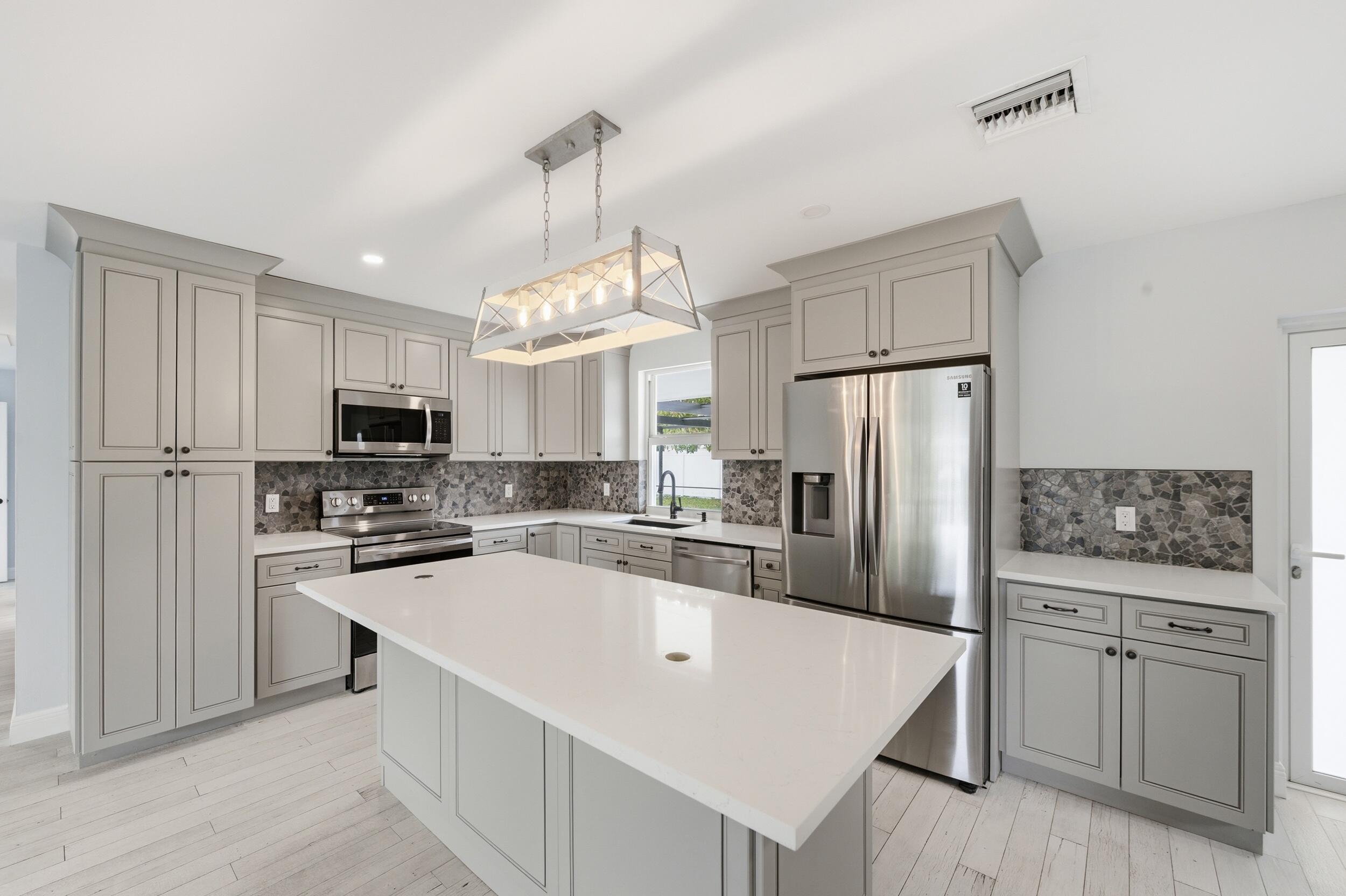 IMPERIAL POINT 1 - Residential Lease