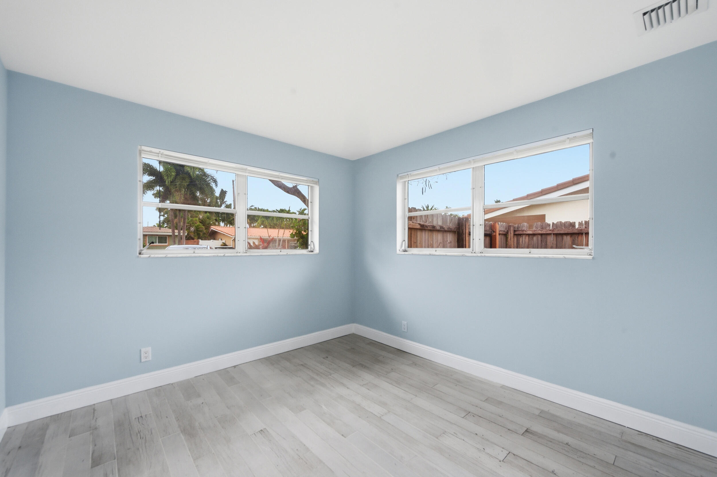 IMPERIAL POINT 1 - Residential Lease