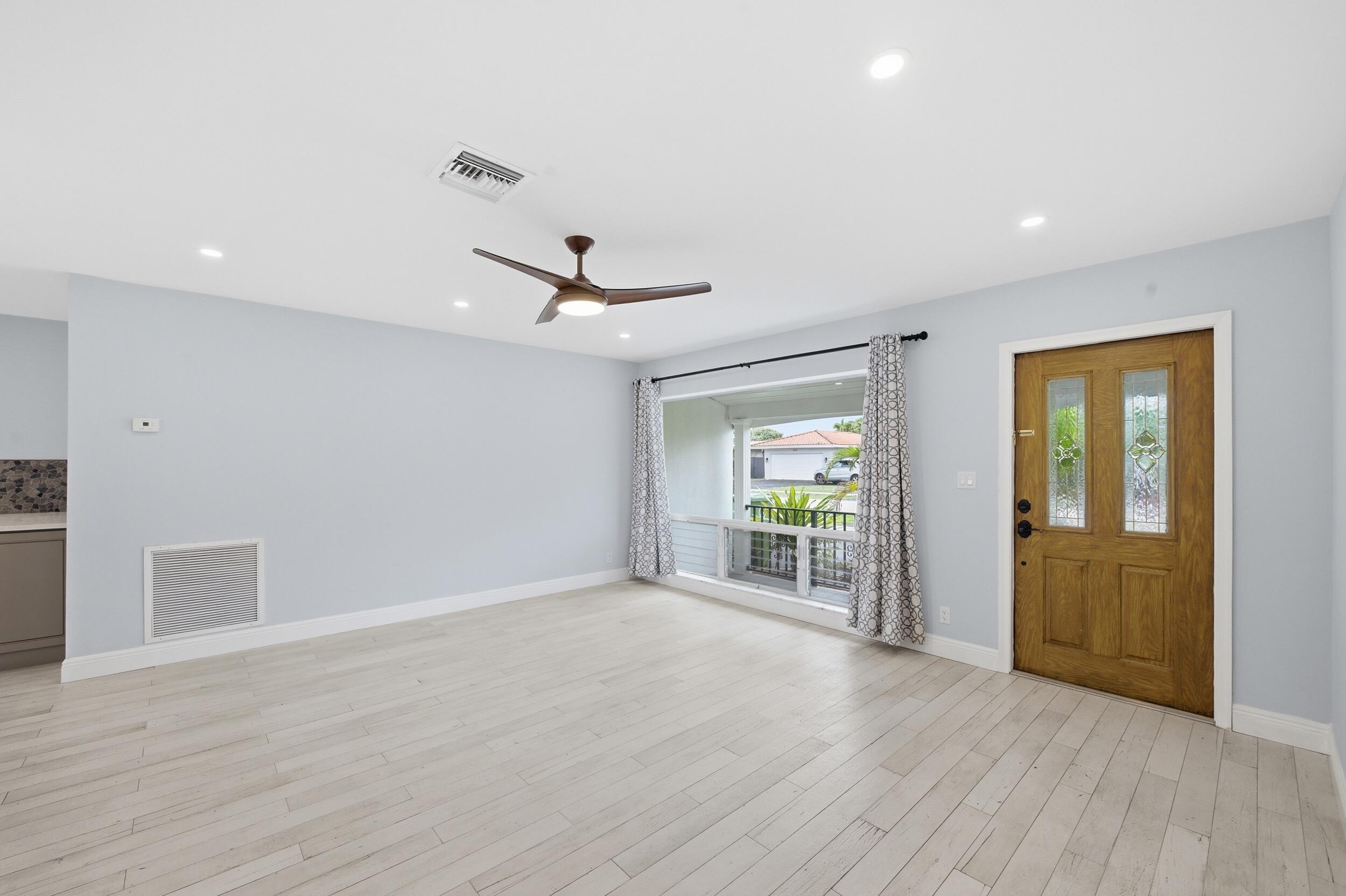 IMPERIAL POINT 1 - Residential Lease