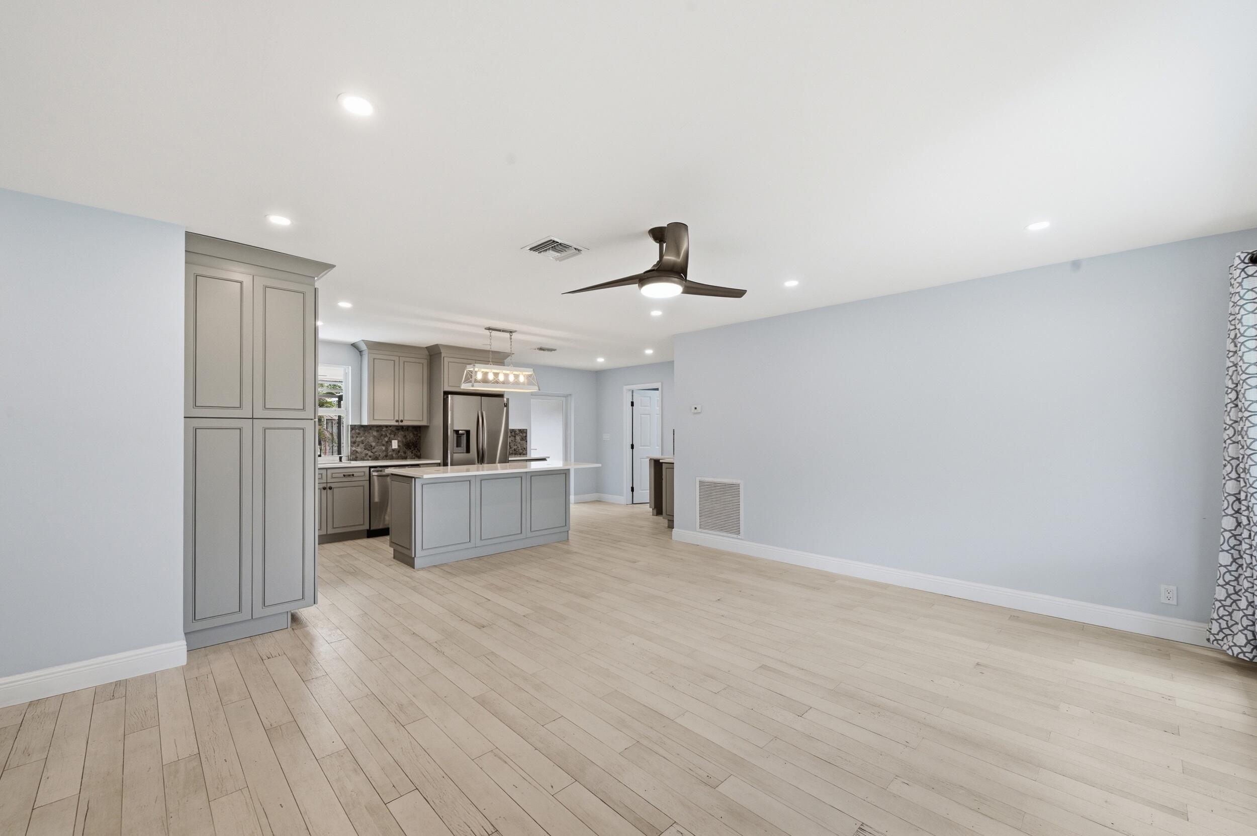 IMPERIAL POINT 1 - Residential Lease