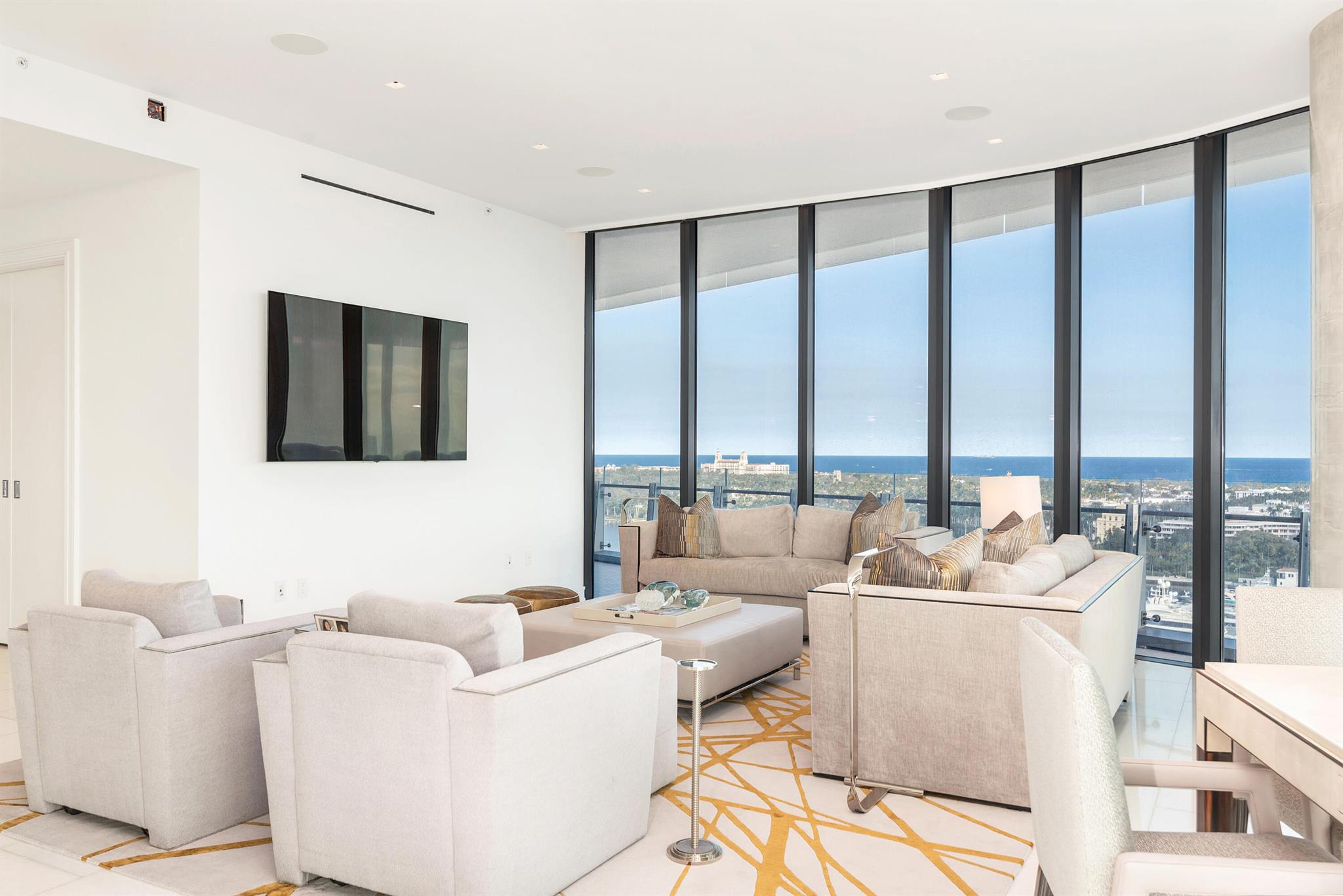 BRISTOL CONDO - Residential