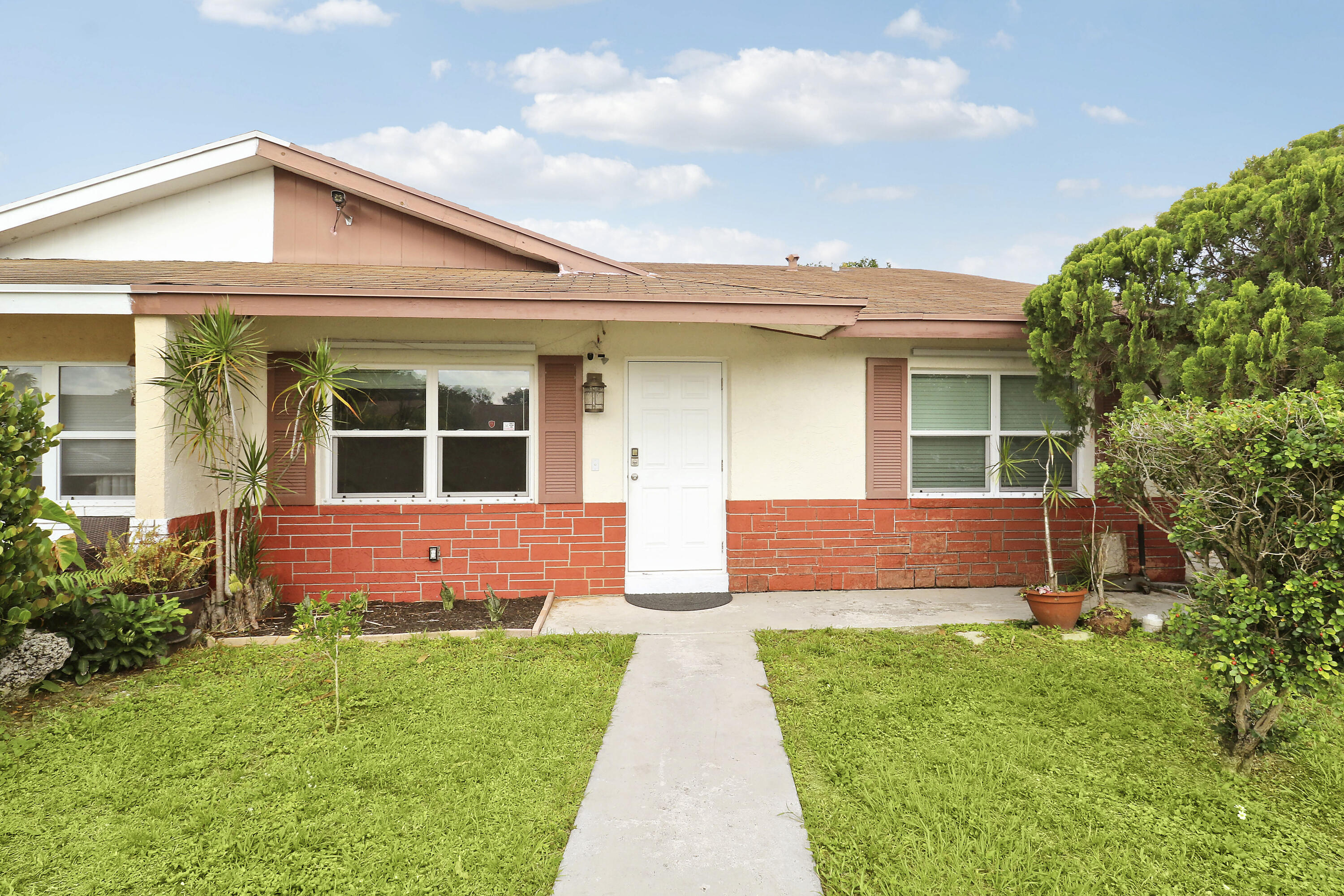 Welcome to 3814 Van Cott Place in Palm Beach Gardens — a charming 2-bedroom, 2-bathroom half duplex offering comfort, convenience, and outstanding investment potential with no HOA. This well-maintained home features a bright and functional layout, spacious living areas, and a large Florida room that provides the perfect flex space for entertaining, relaxing, or working from home. The kitchen is equipped with granite countertops, adding both style and durability, while the fenced-in backyard offers privacy and plenty of room for pets, outdoor dining, or enjoying the South Florida lifestyle. Ideally located just minutes from major highways, beautiful beaches, world-class shopping and dining, and Palm Beach International Airport, this property is perfect for full-time residents, seasonal buye rs, or investors seeking a fantastic rental opportunity in a prime Palm Beach County location.