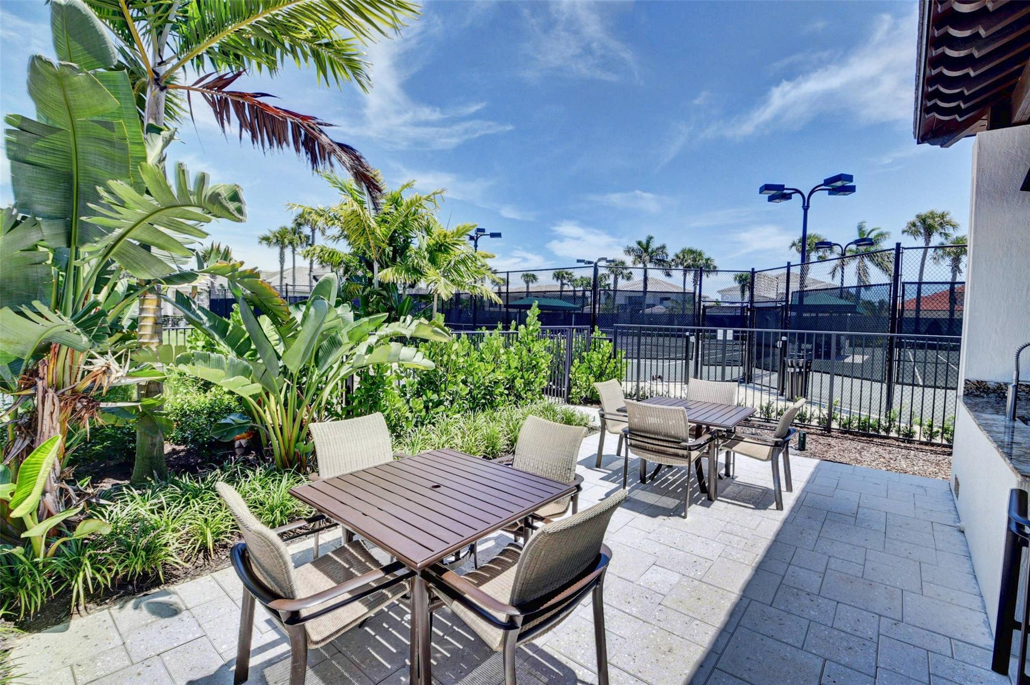ROYAL PALM POLO - Residential