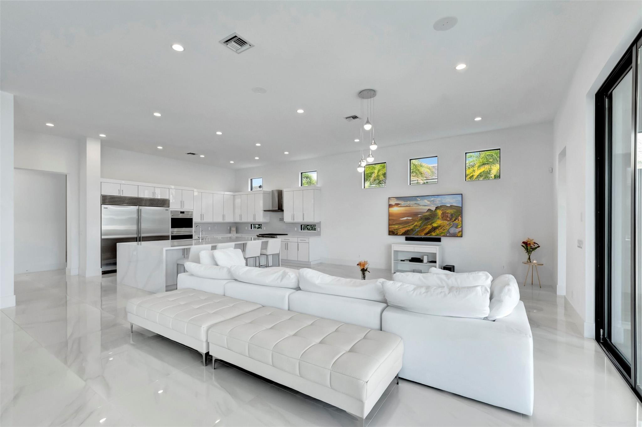 ROYAL PALM POLO - Residential