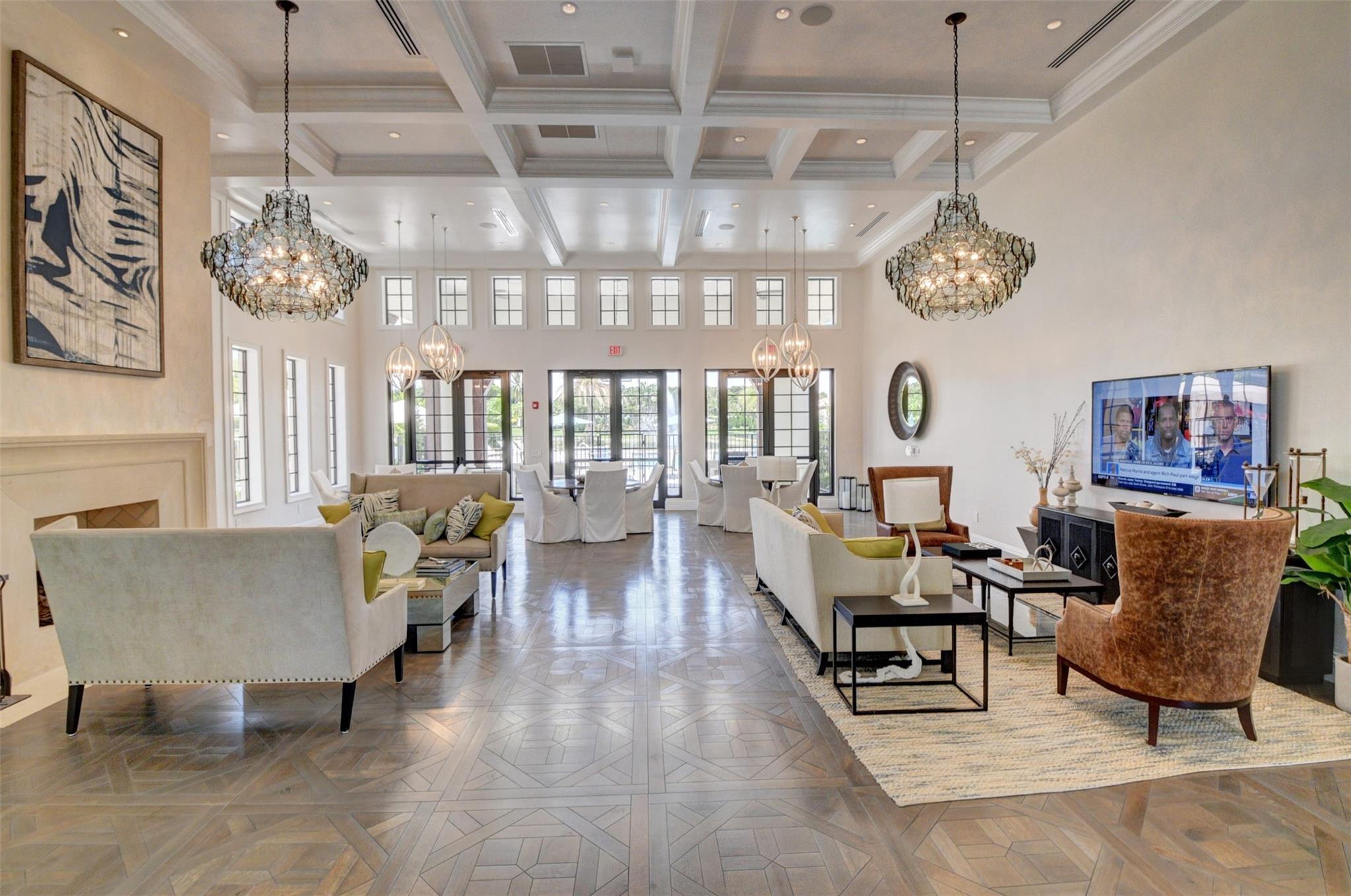 ROYAL PALM POLO - Residential