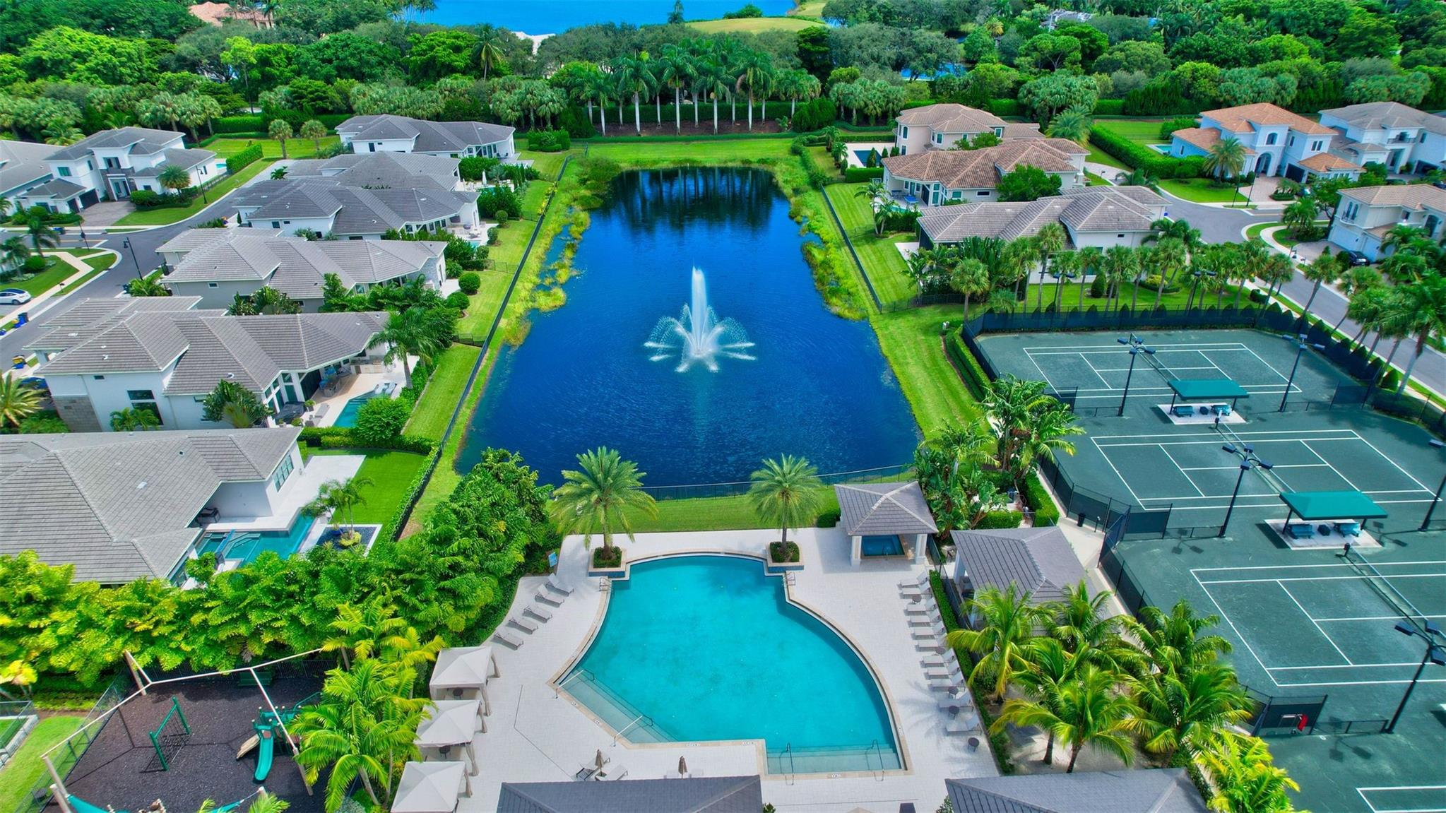 ROYAL PALM POLO - Residential