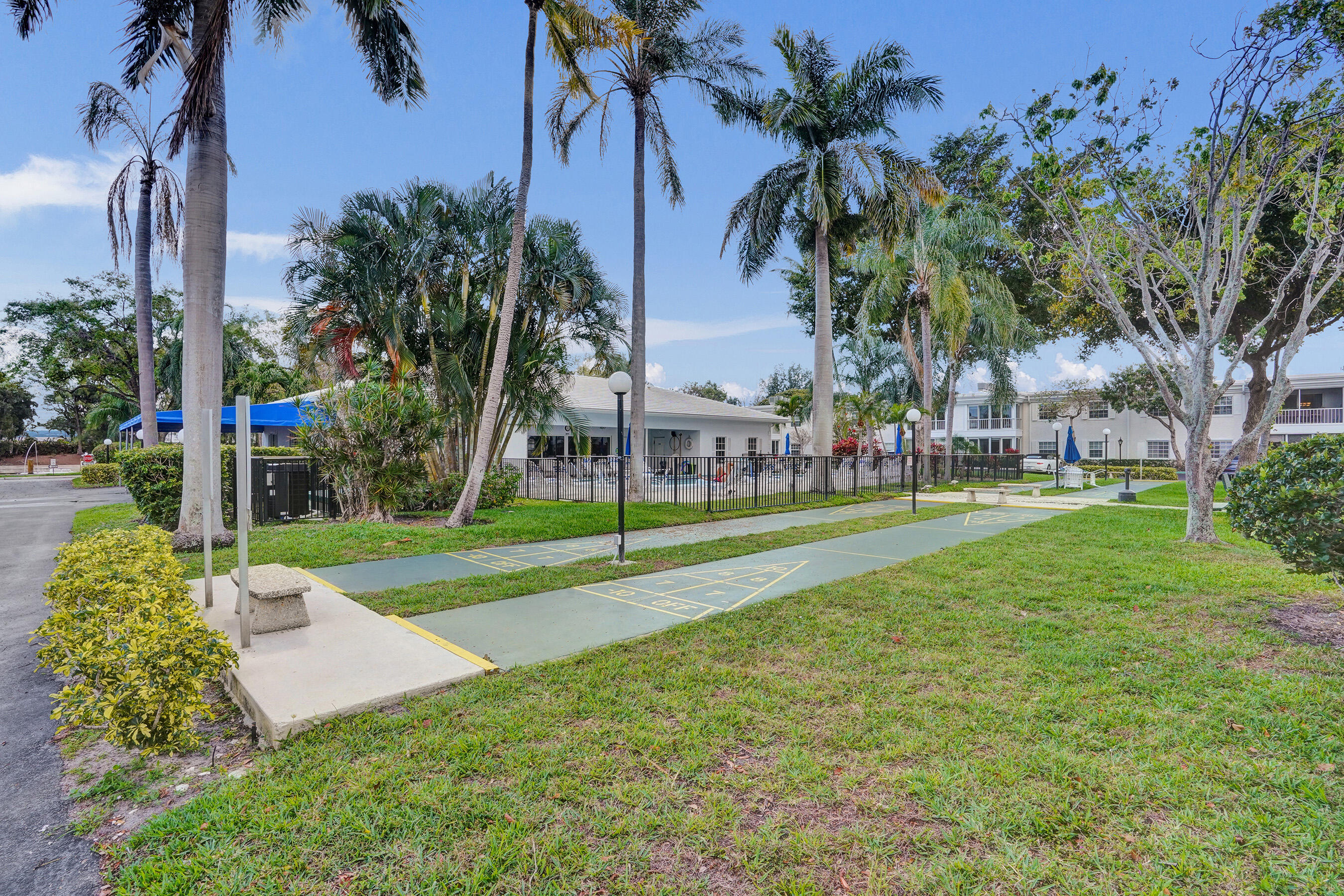 BAY COLONY CLUB CONDO - Residential Lease