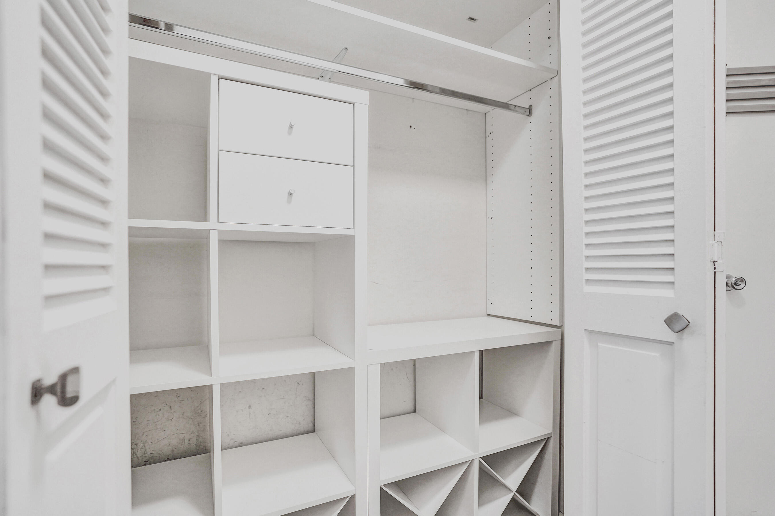 BAY COLONY CLUB CONDO - Residential Lease