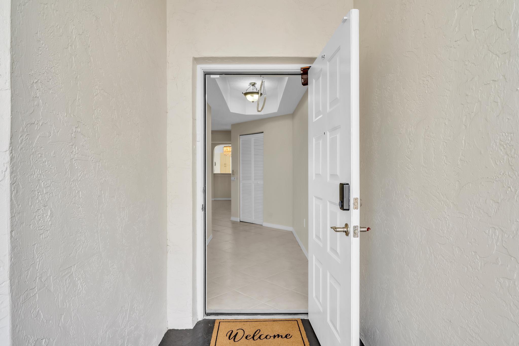 SOUTHAMPTON CONDOMINIUM J - Residential