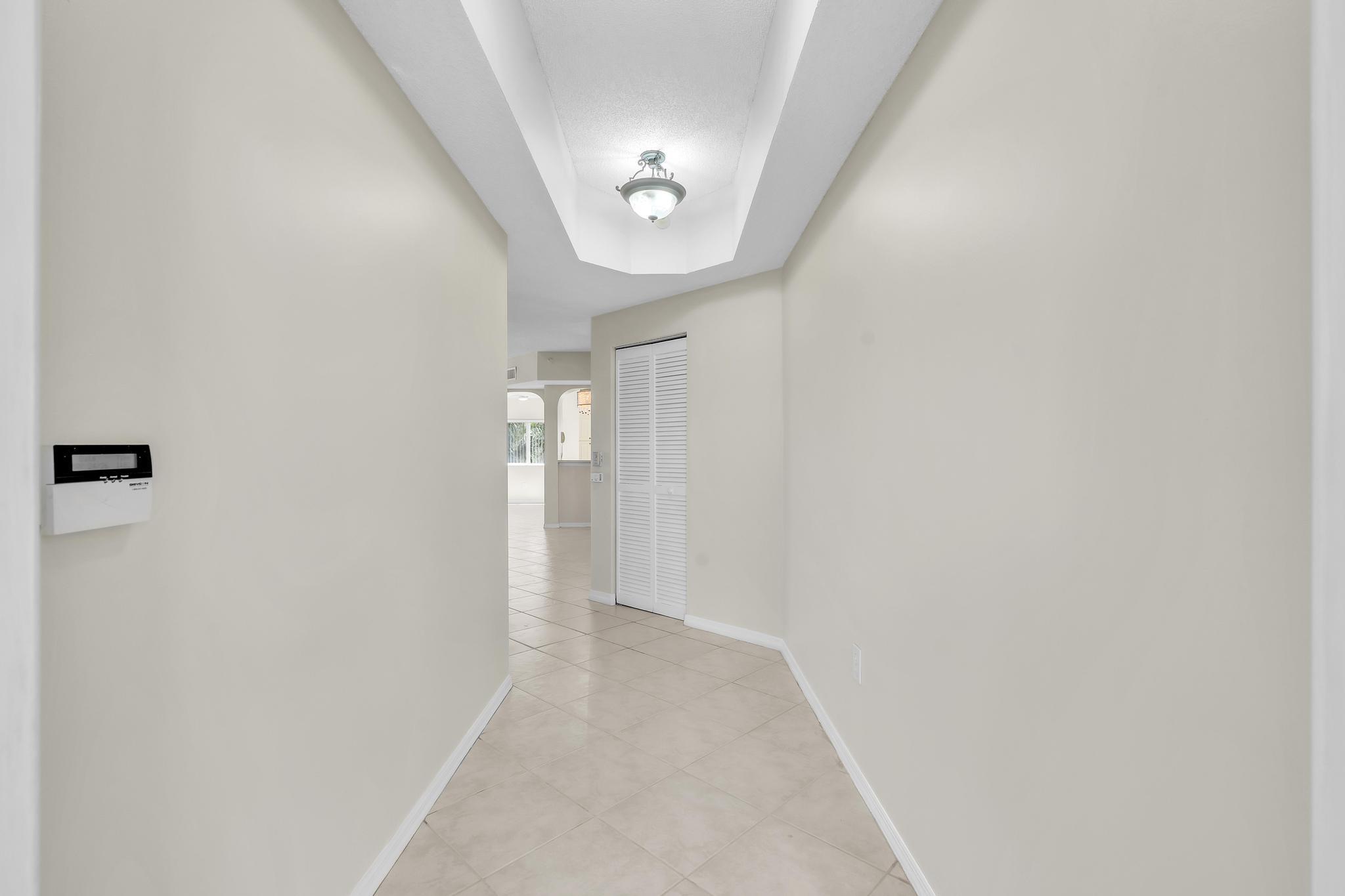 SOUTHAMPTON CONDOMINIUM J - Residential
