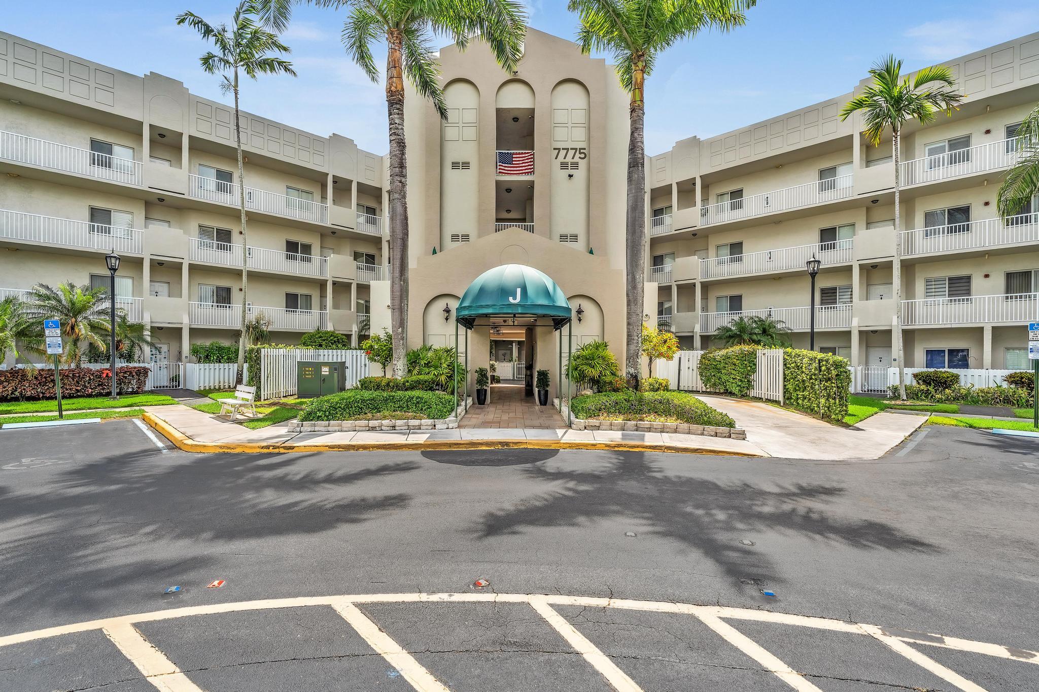 Rare Find* Welcome to this beautifully move-in-ready home located in the prestigious Southampton community of Kings Point in Tamarac! As you step into your new home, you feel a warm, inviting welcome in this 2-bedroom, 2-bath home. Fabulous, an oversized, open kit. The dining room can also be used as a family room. Tile flooring throughout the living area. New carpet in the bedrooms. Impact windows and sliding doors lead to your private screened patio overlooking the pool. Ample open layout & a beautiful split floor plan offer a comfortable living experience. The master suite features spacious walk-in closets. Light & bright. 24/7 guard at the gate. The Southampton Community is the only subdivision in Kings Point offering an on-site gym. Great amenities include indoor & outdoor pools.