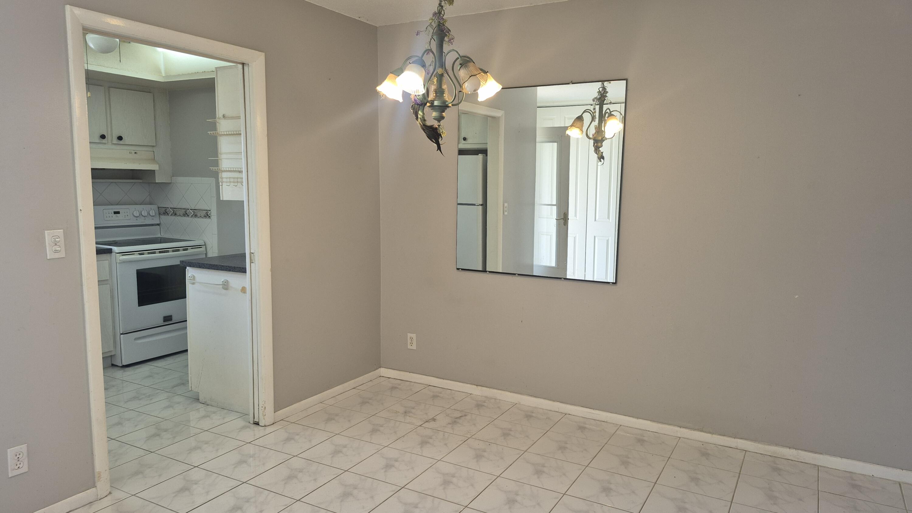 CRESTHAVEN VILLAS 15 CONDO - Residential Lease