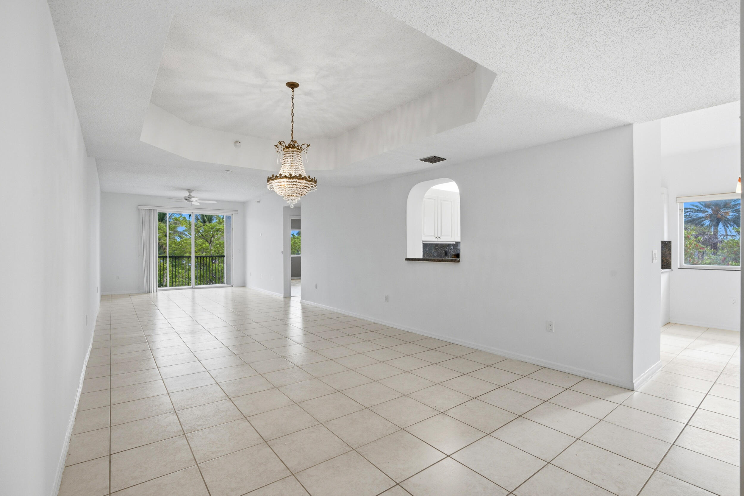 SOUTHAMPTON CONDOMINIUM - Residential