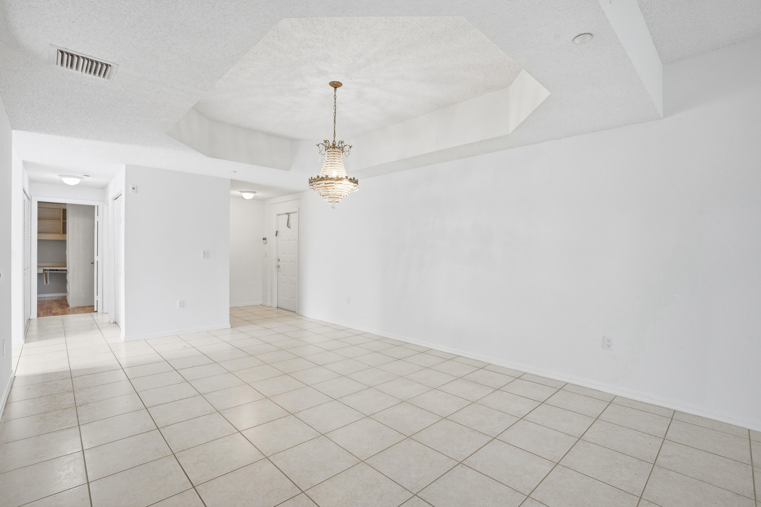 SOUTHAMPTON CONDOMINIUM - Residential