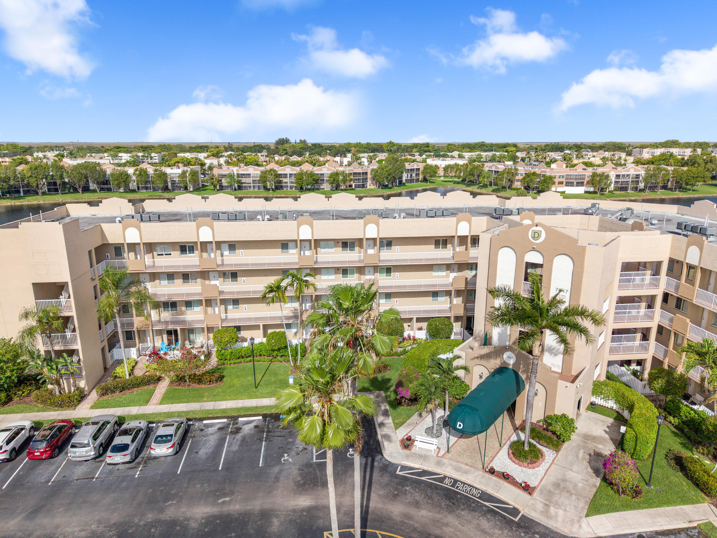 SOUTHAMPTON CONDOMINIUM - Residential