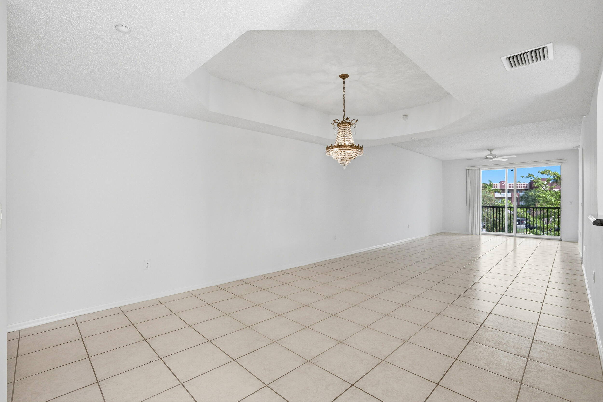 SOUTHAMPTON CONDOMINIUM - Residential