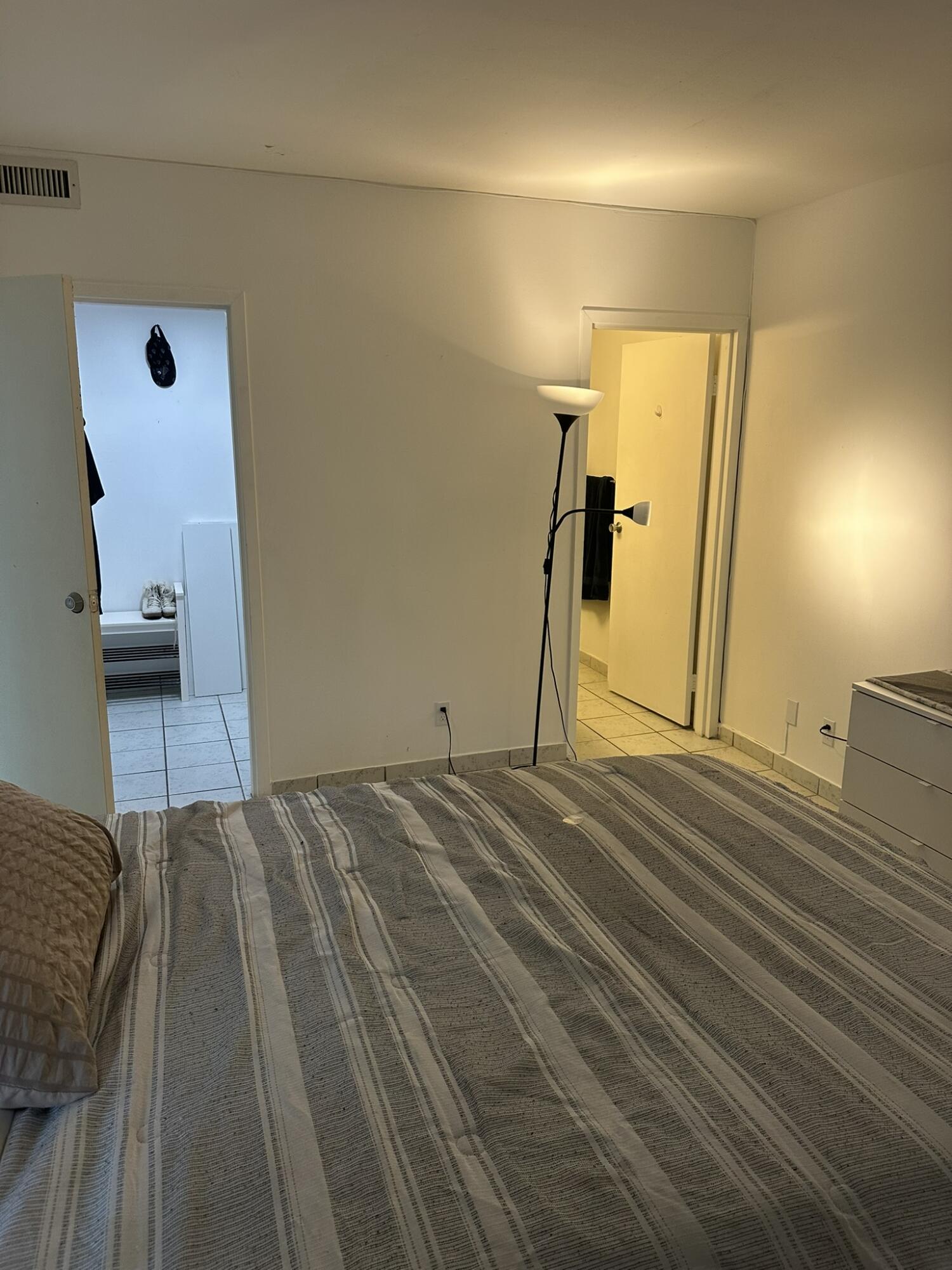 GREENGLADES CONDO IV - Residential