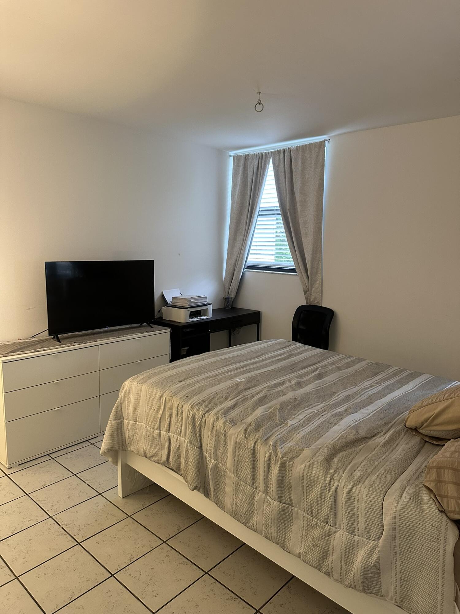 GREENGLADES CONDO IV - Residential