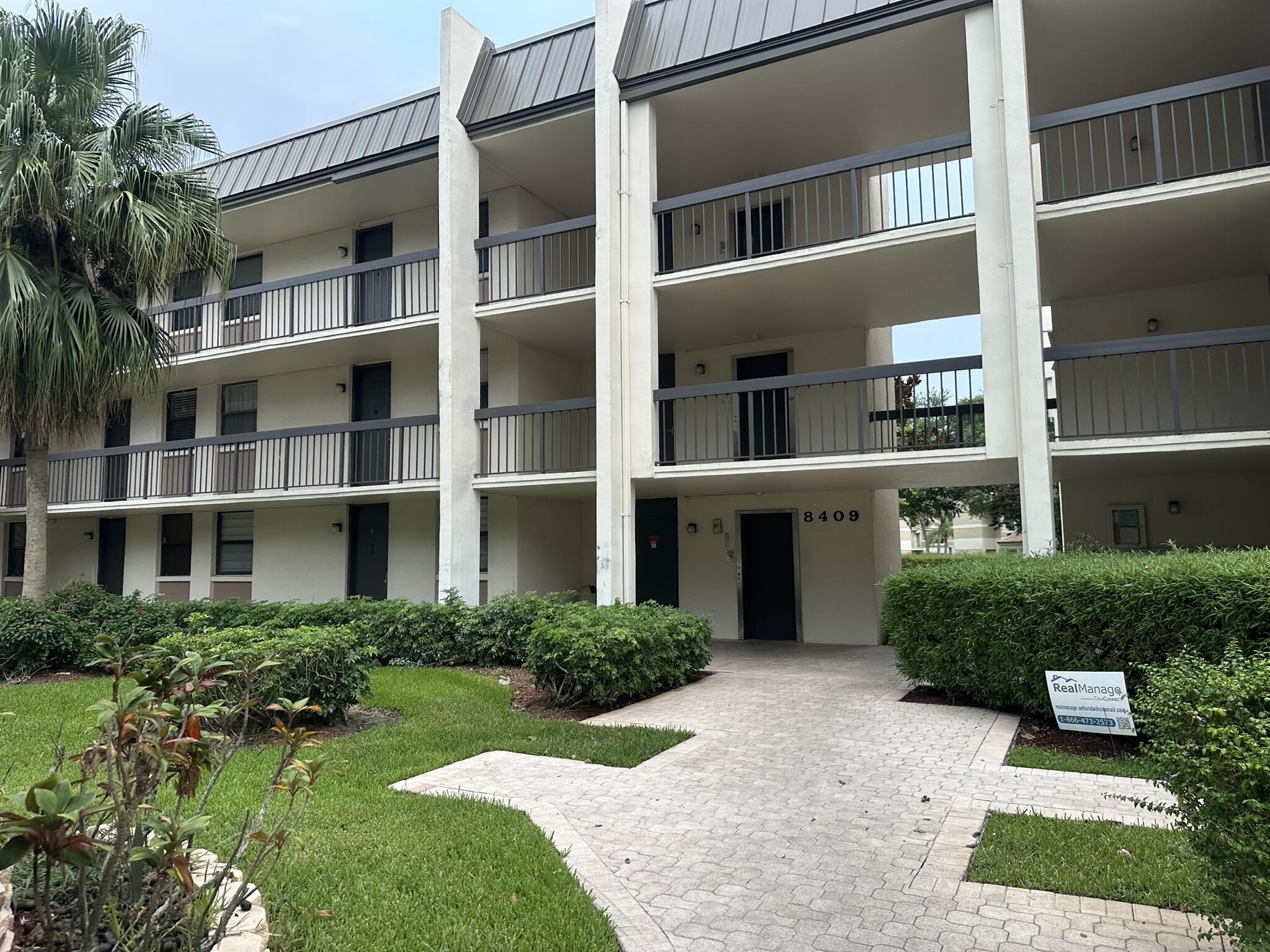 GREENGLADES CONDO IV - Residential