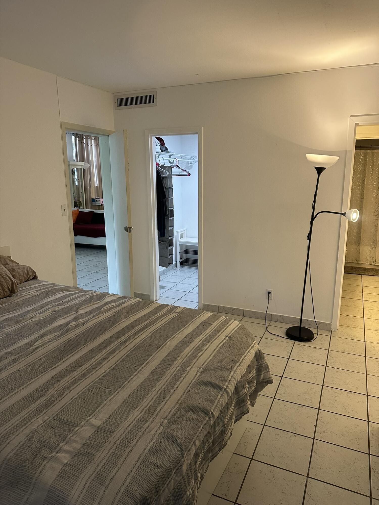 GREENGLADES CONDO IV - Residential